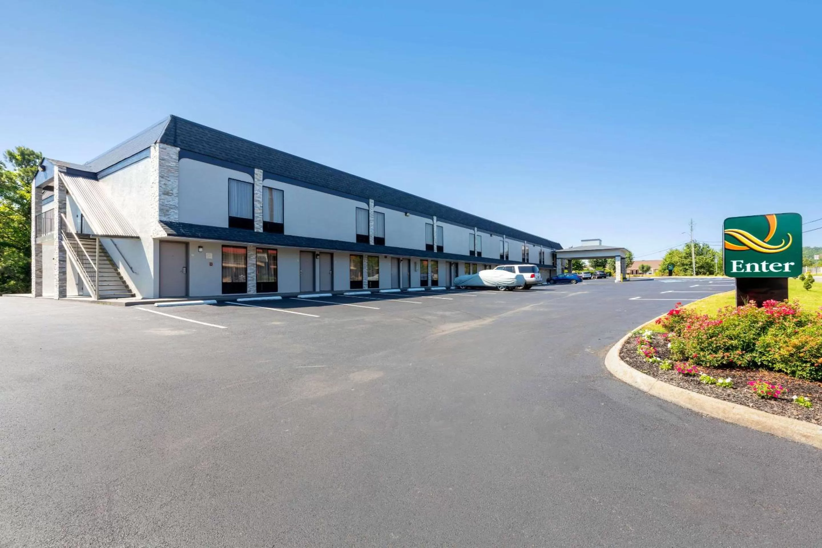 Property building in Quality Inn Cleveland North