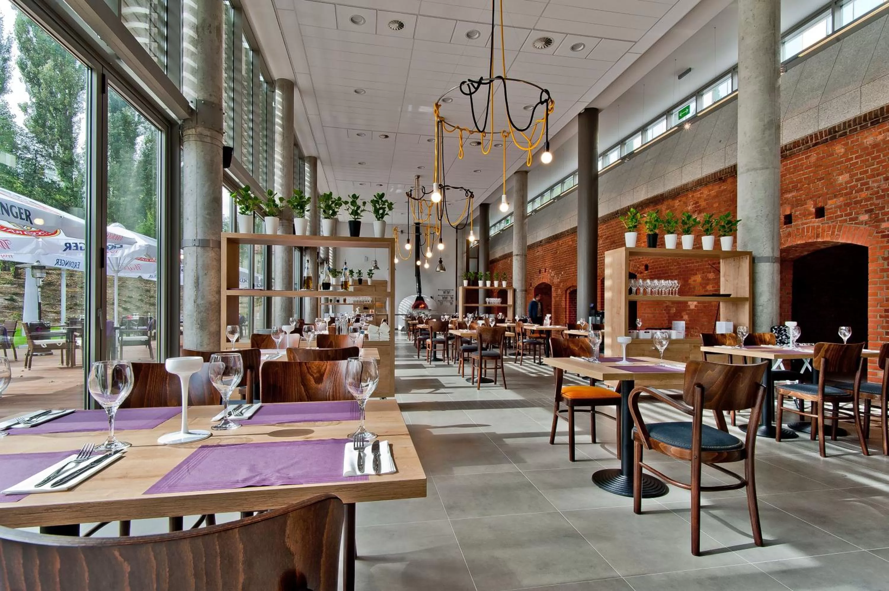 Restaurant/places to eat in Hotel Forza