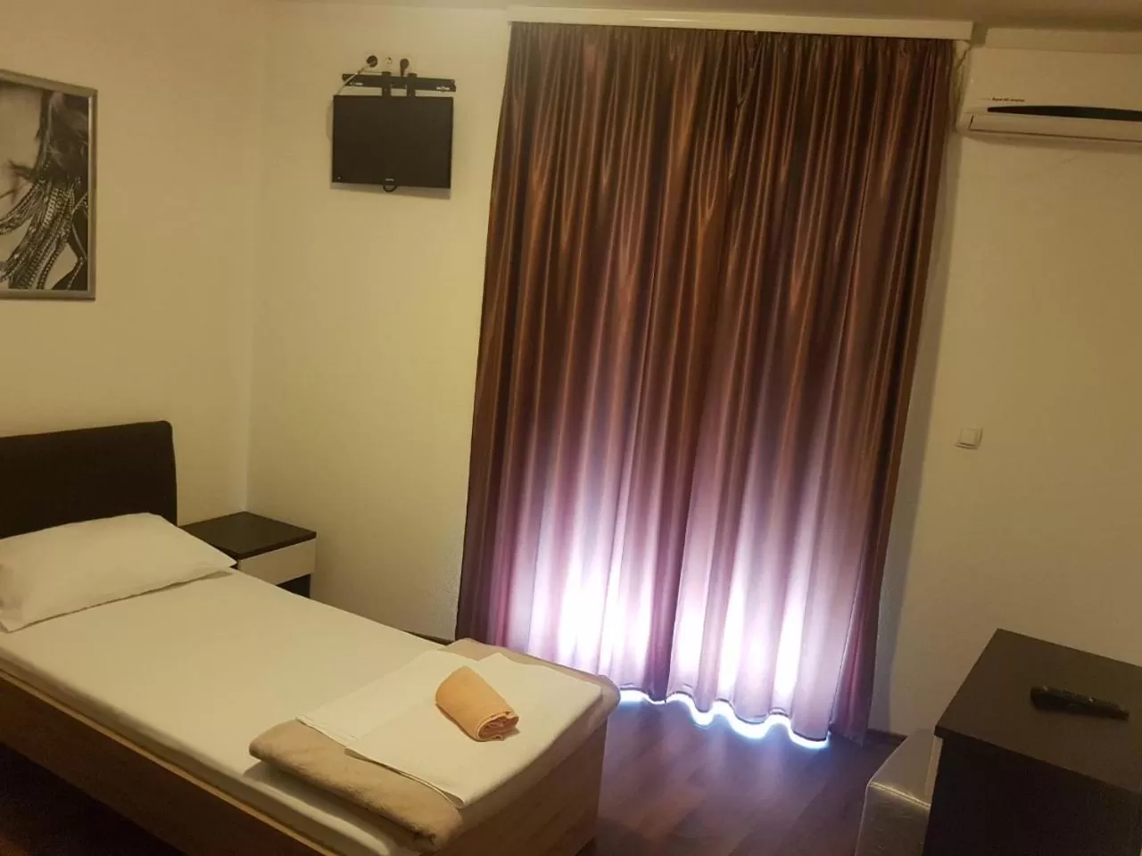 Bedroom, Bed in Hotel Storia