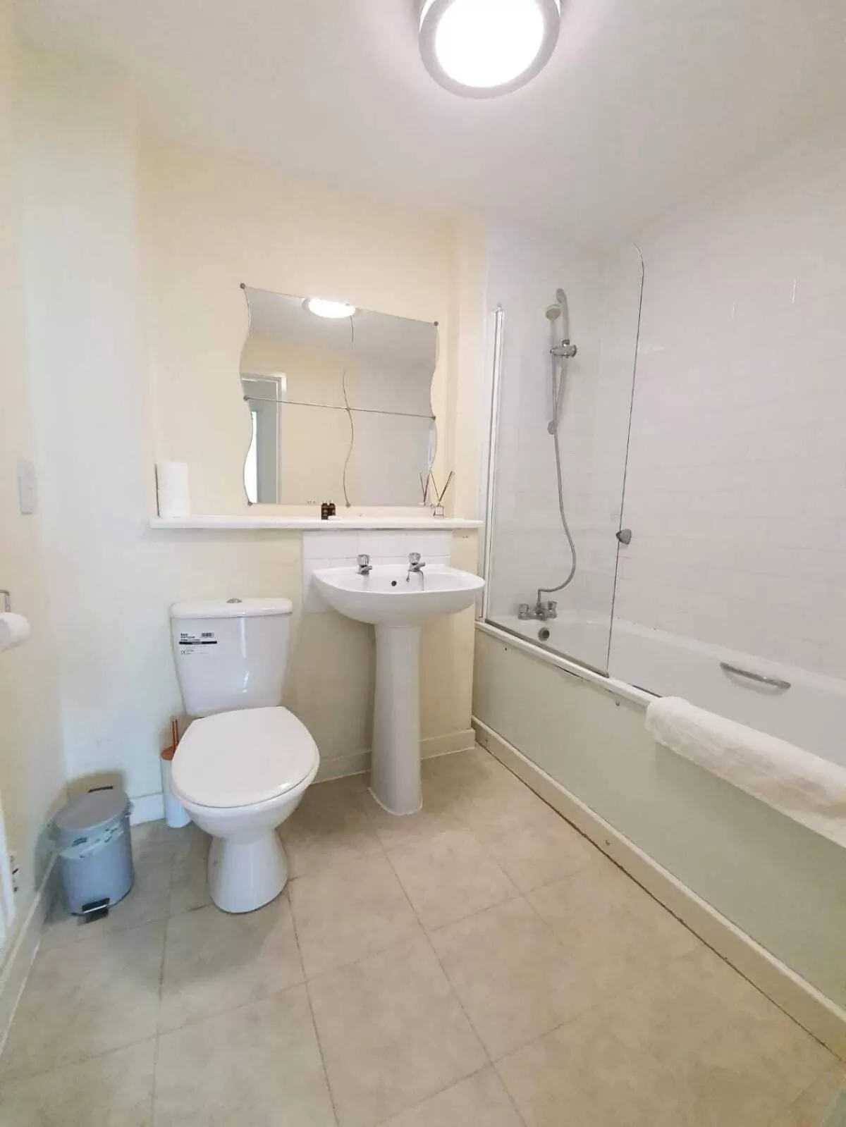 Bathroom in Dazzon Apartments - HUB - Central MK