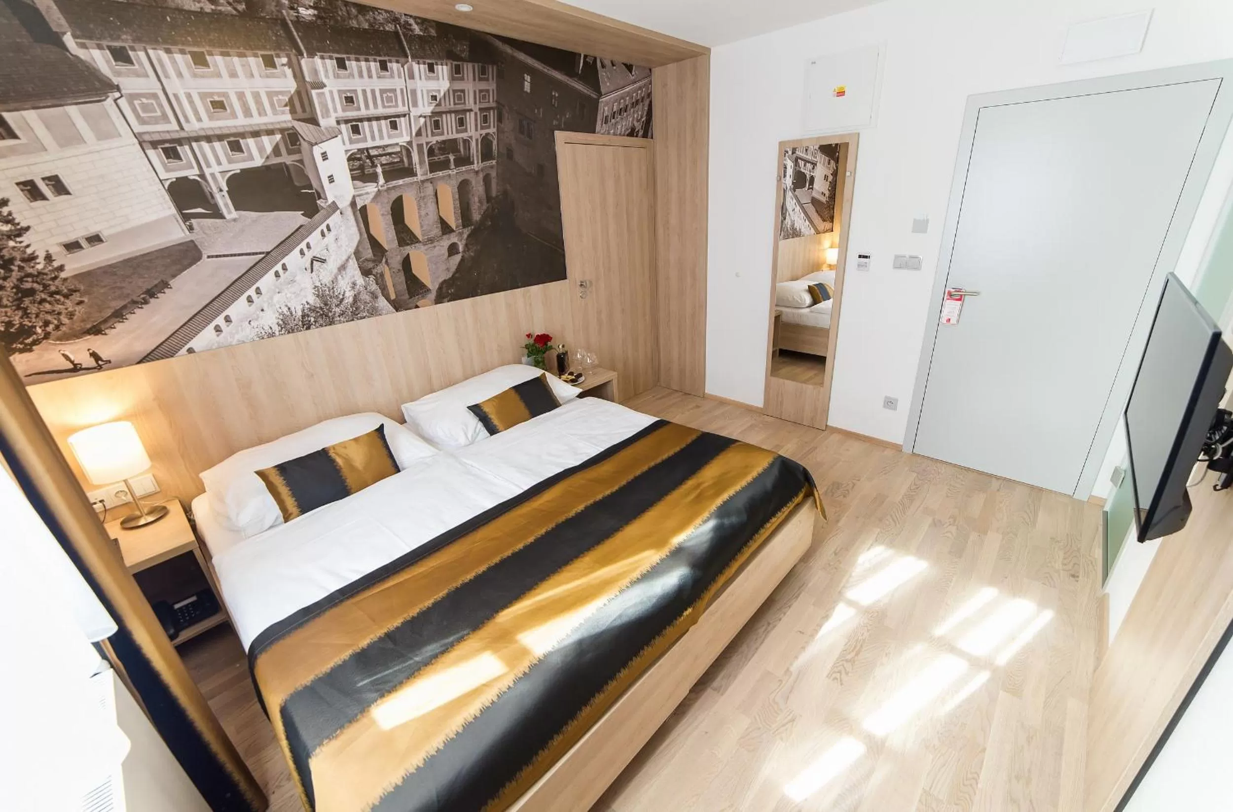 Bed in Garni hotel Castle Bridge