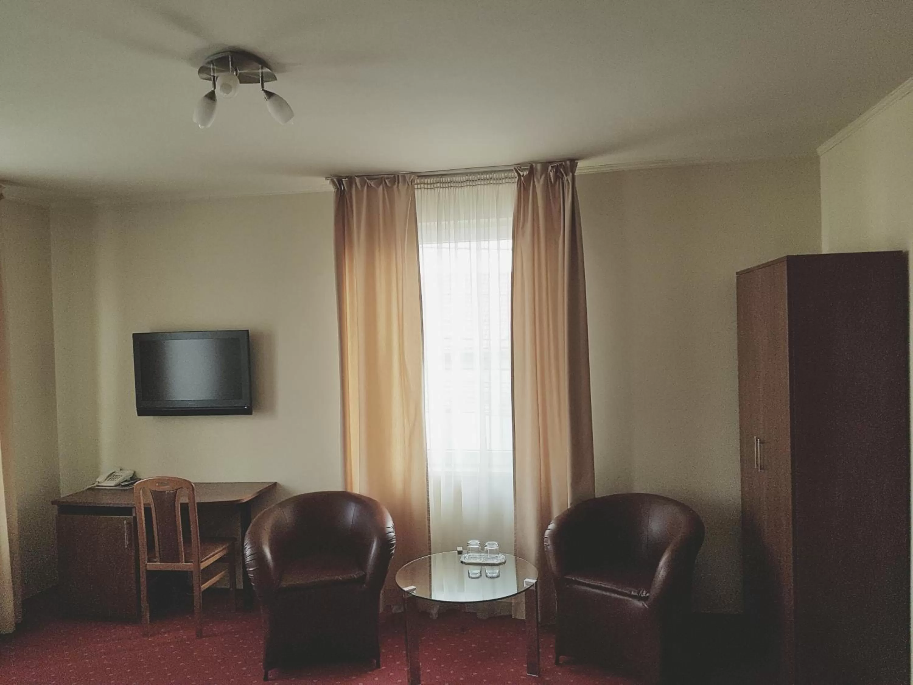 Photo of the whole room in Hotel Iris