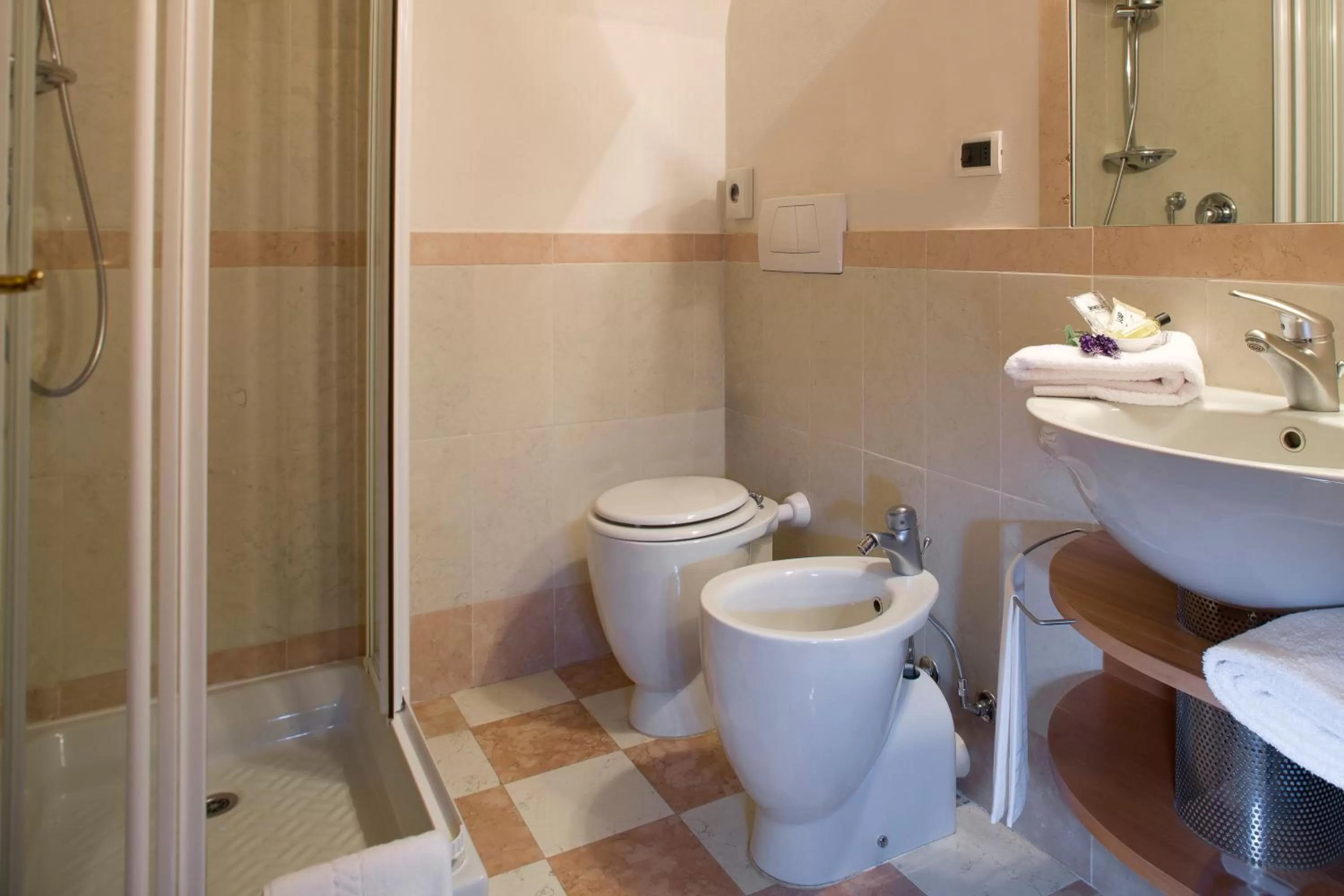 Bathroom in Albergo La Corte Albertina