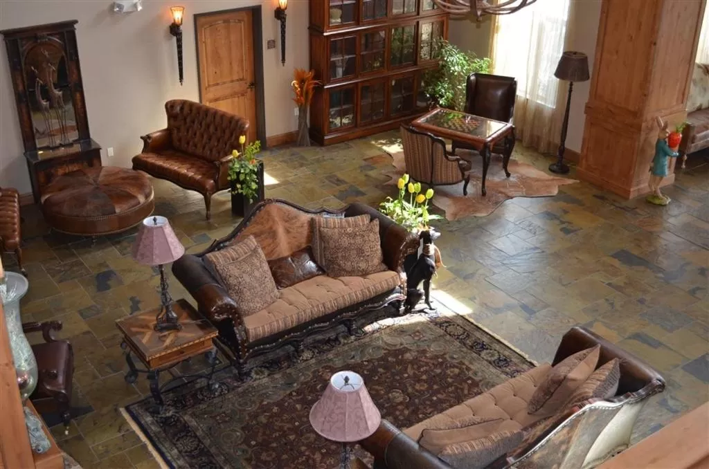 Decorative detail in Inn at Cross Keys Station