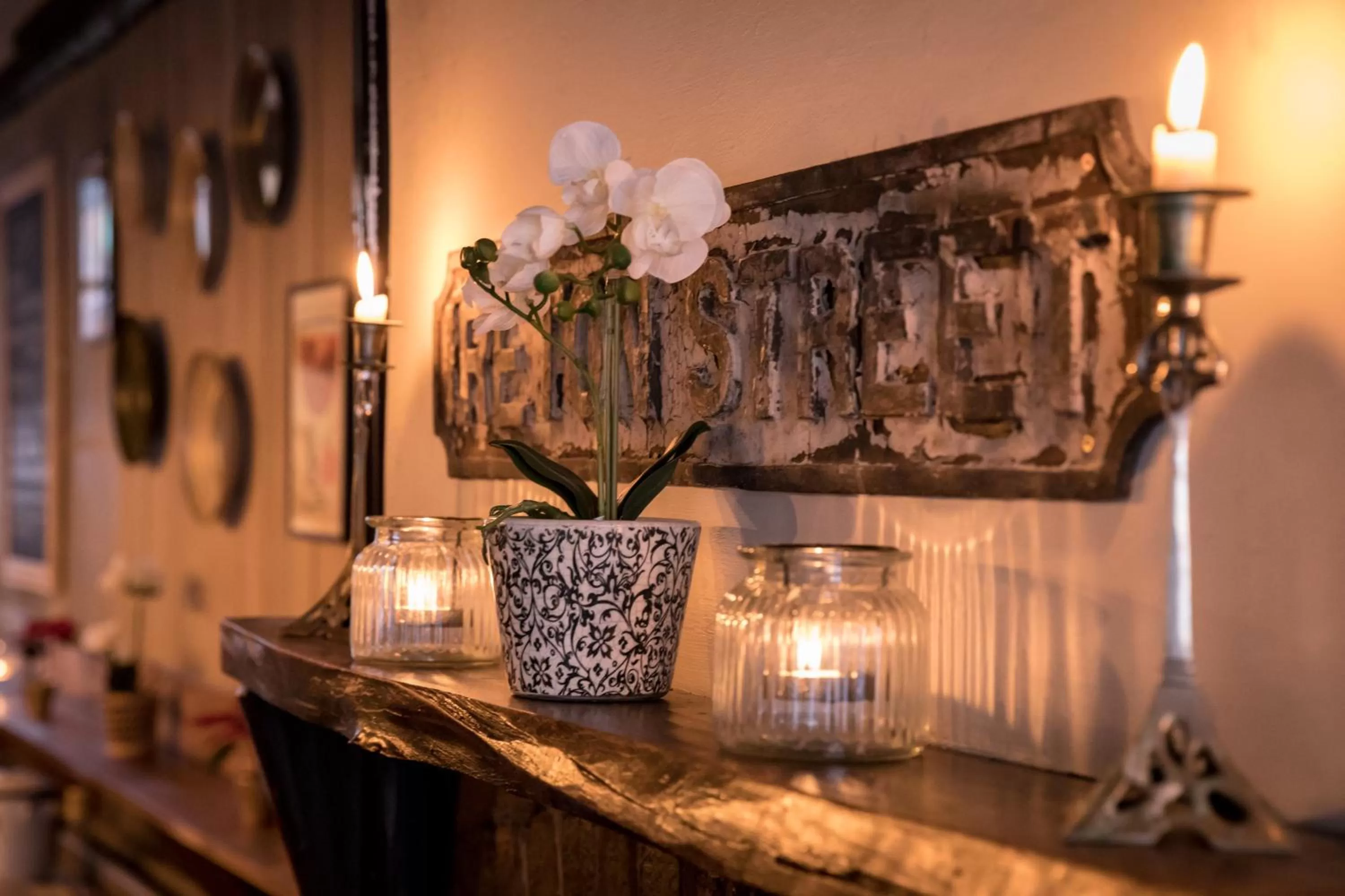 Lounge or bar, Drinks in The Black Swan Inn