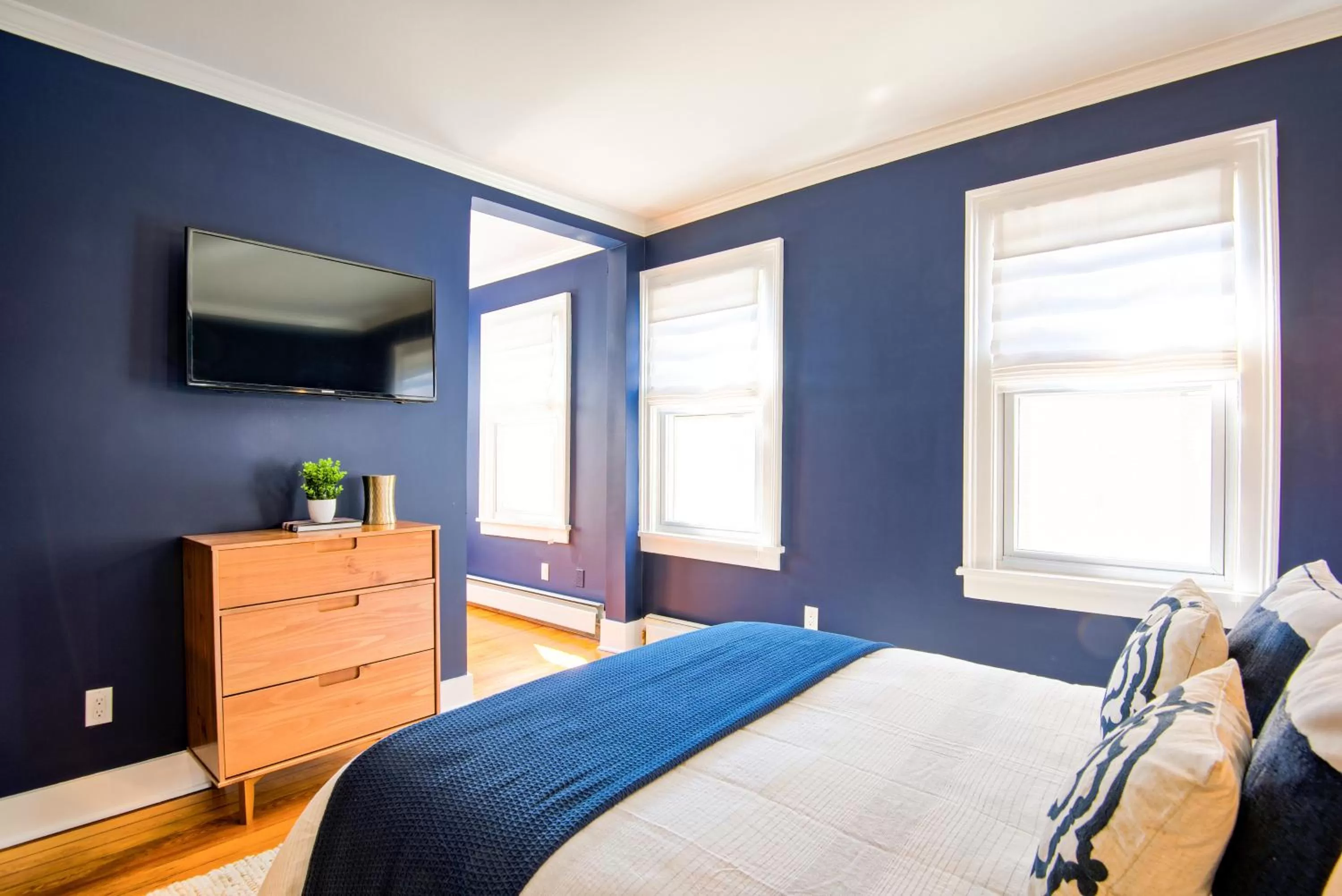 Bedroom, Bed in Nautical Nest Hudson