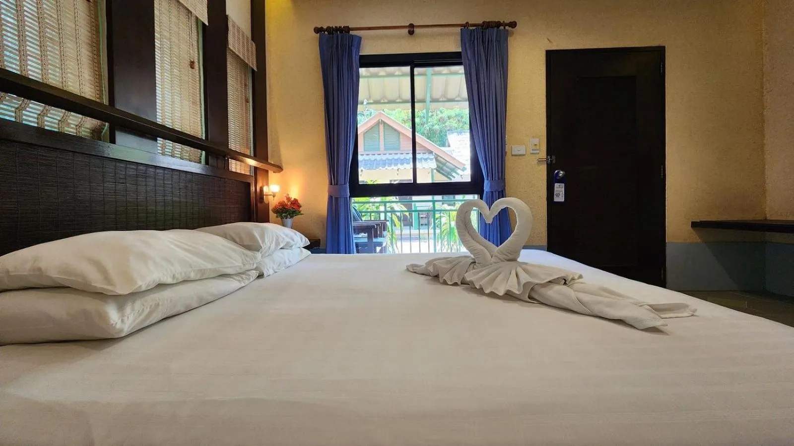 Bed in Pattaya Garden Resort