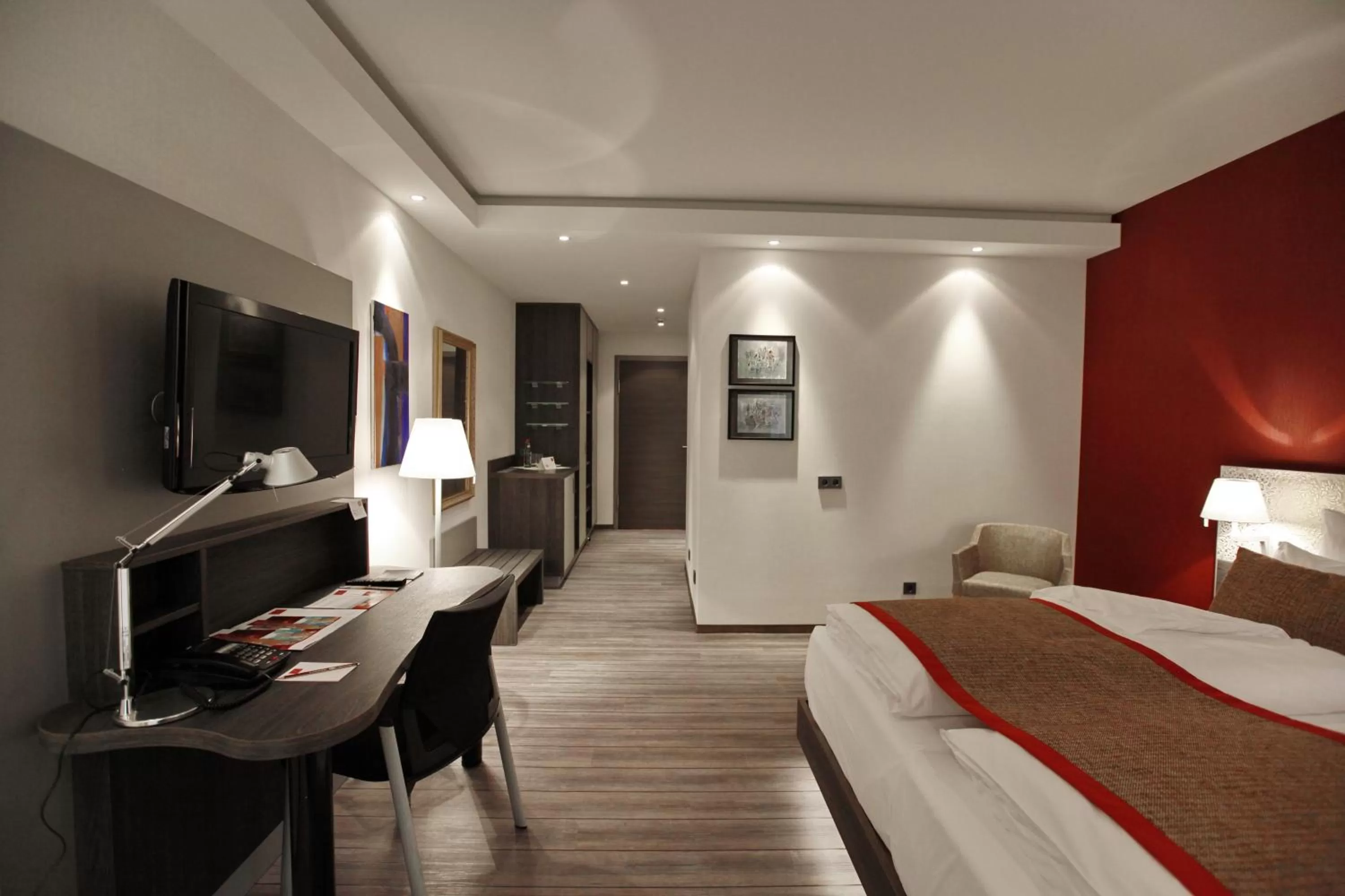 Photo of the whole room, Bed in ARTHOTEL Kiebitzberg