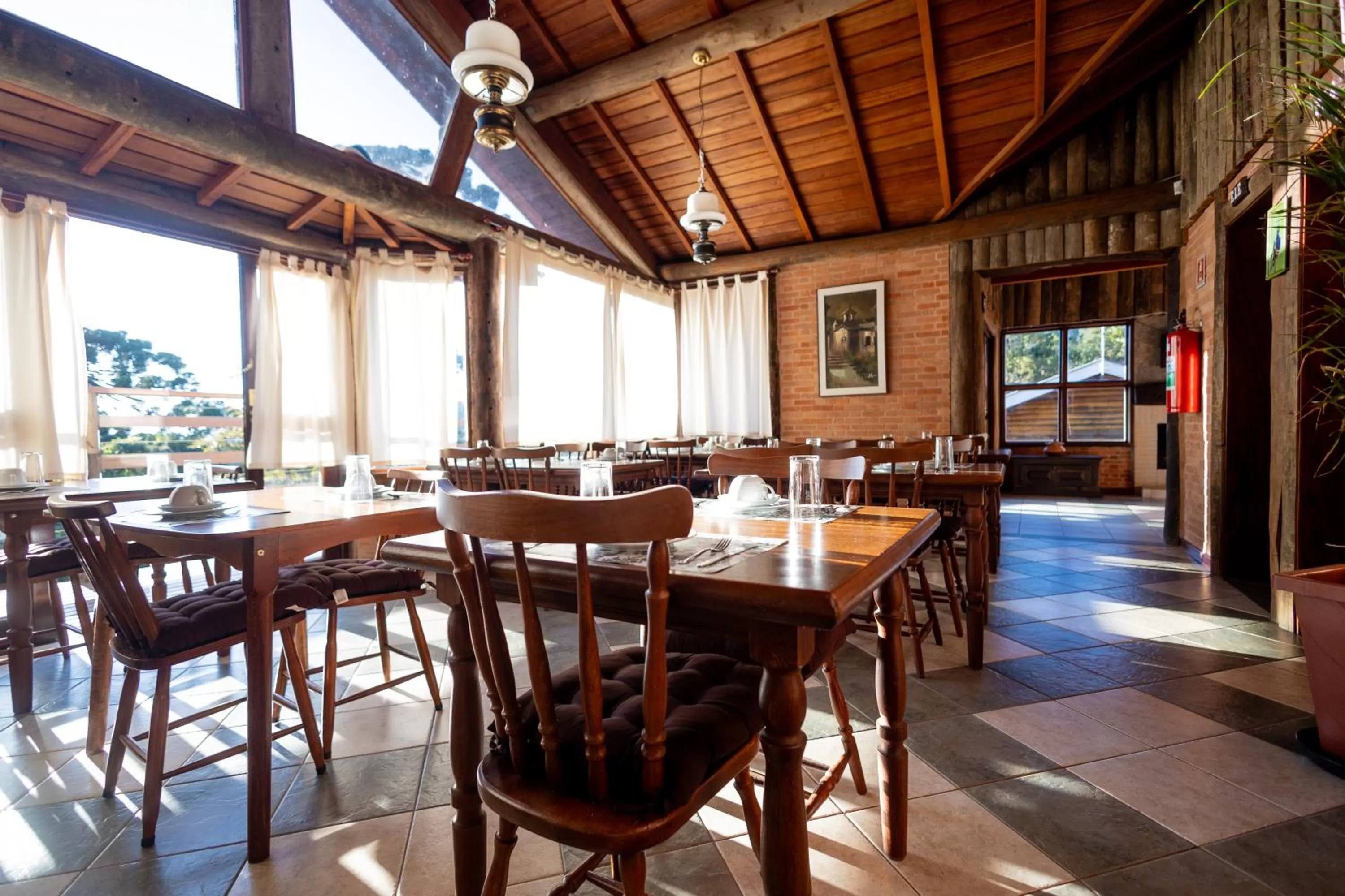 Restaurant/Places to Eat in Chalés 3 Pinheiros