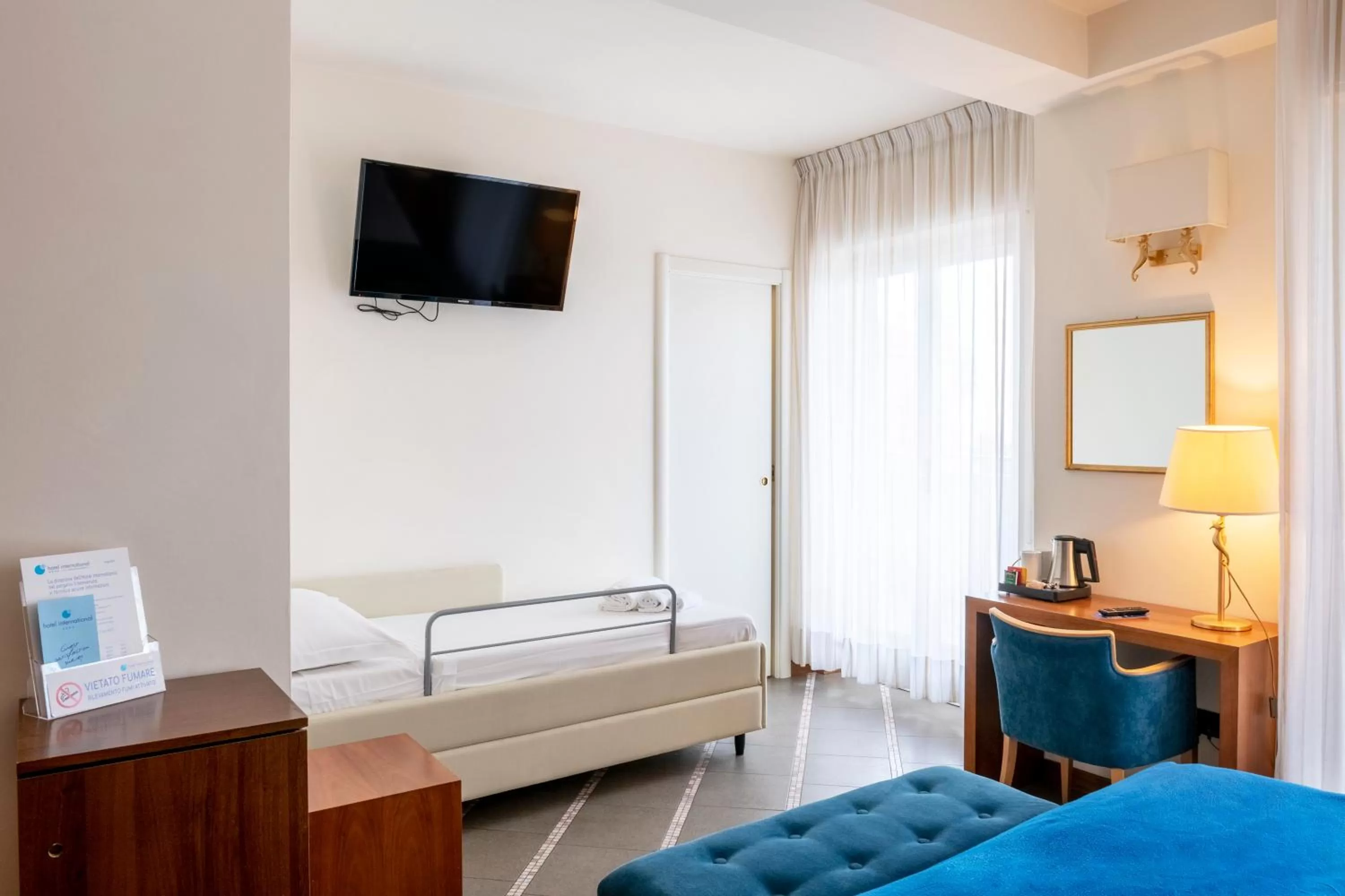 Bedroom, Bed in Hotel International