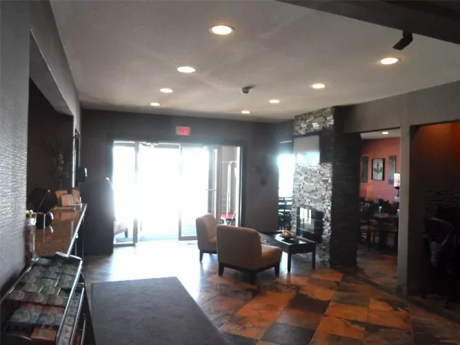 Lobby or reception in Western Star Inn & Suites Esterhazy