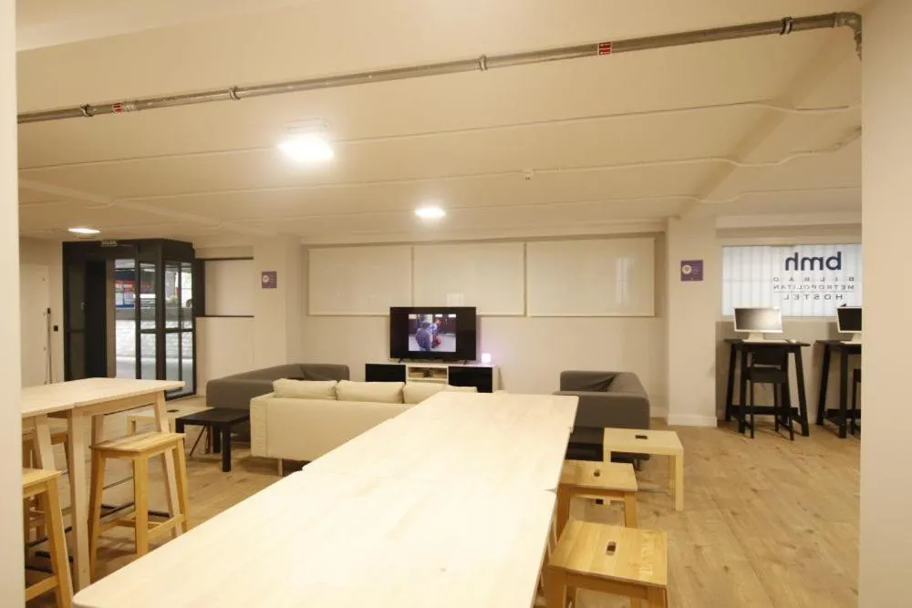 Meeting/conference room in Bilbao Metropolitan Hostel by Bossh! Hotels
