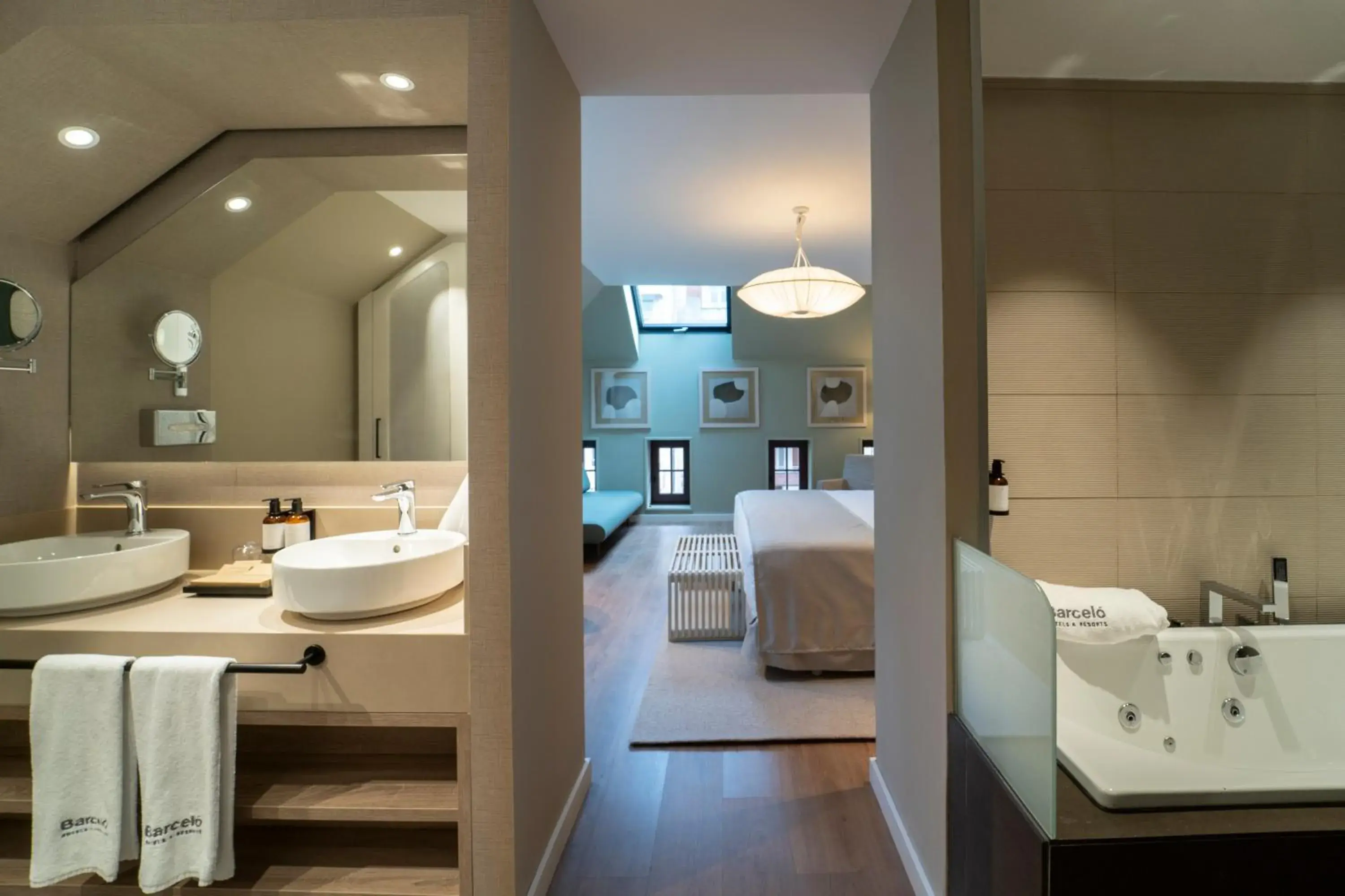 Premium Family Room (1 Adult + 2 Children) in Barceló Oviedo Cervantes Premium Family Room (1 Adult + 2 Children) in Barceló Oviedo Cervantes