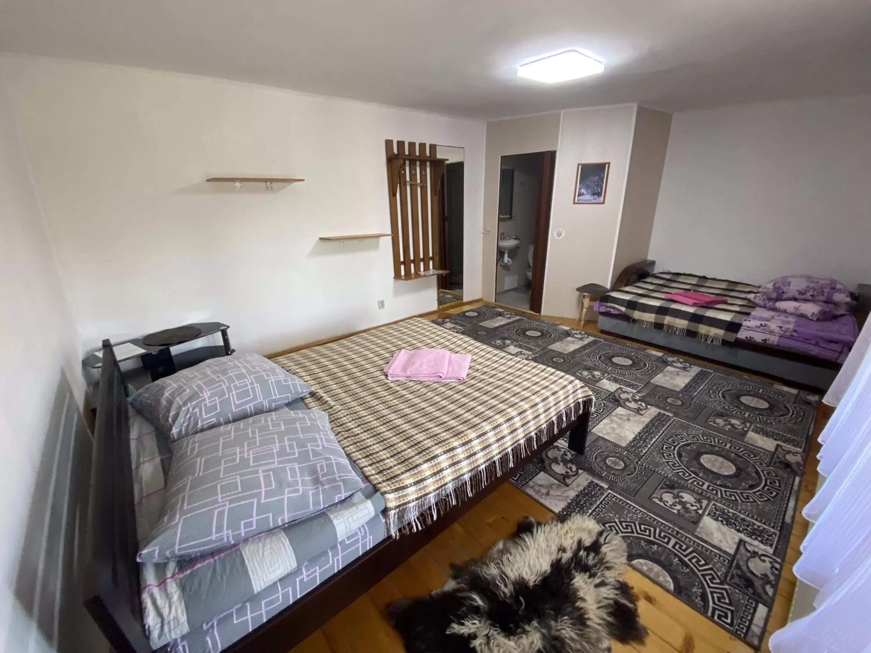 Bed in Kolyba Opryshkiv