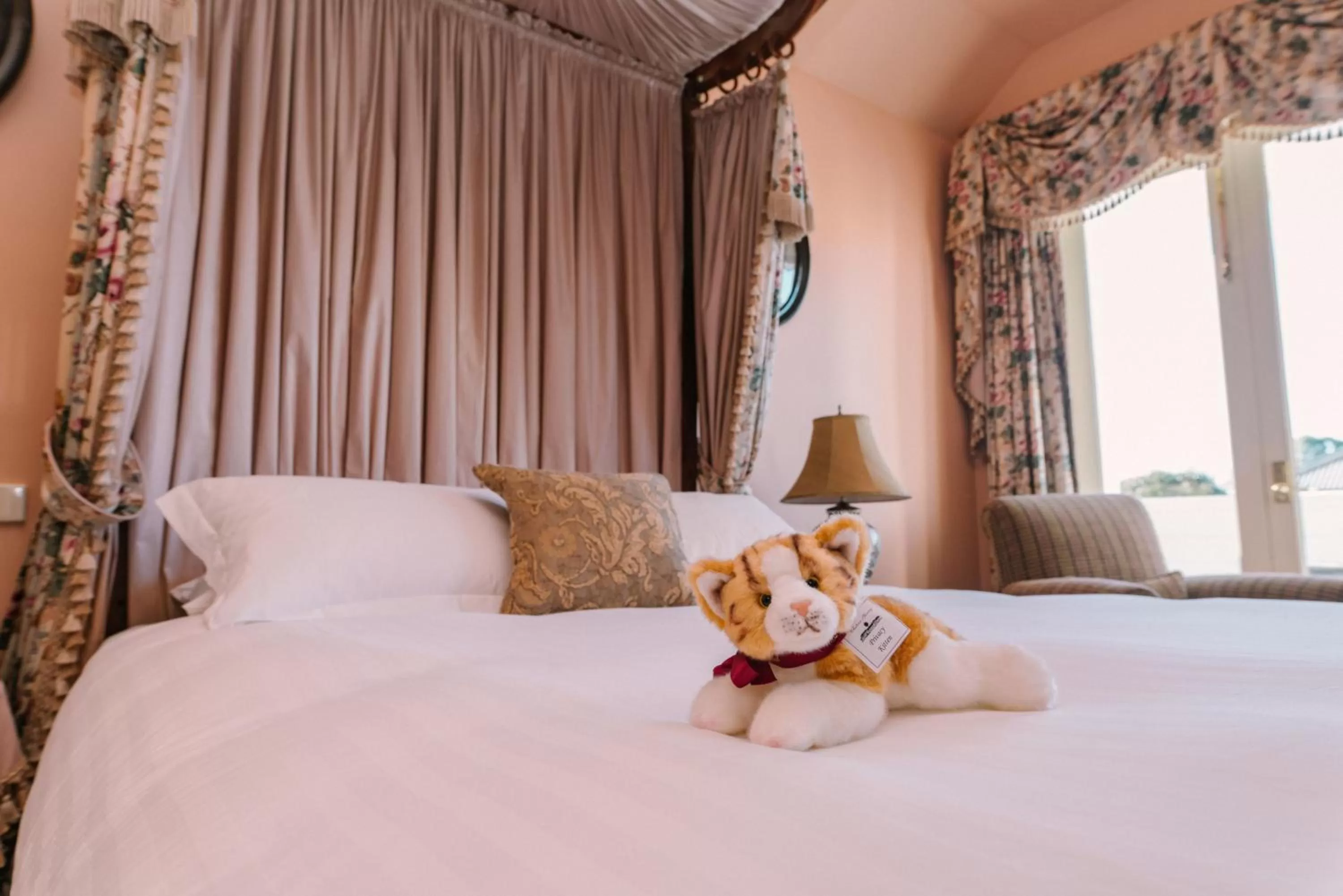 Bed in Chateau Yering