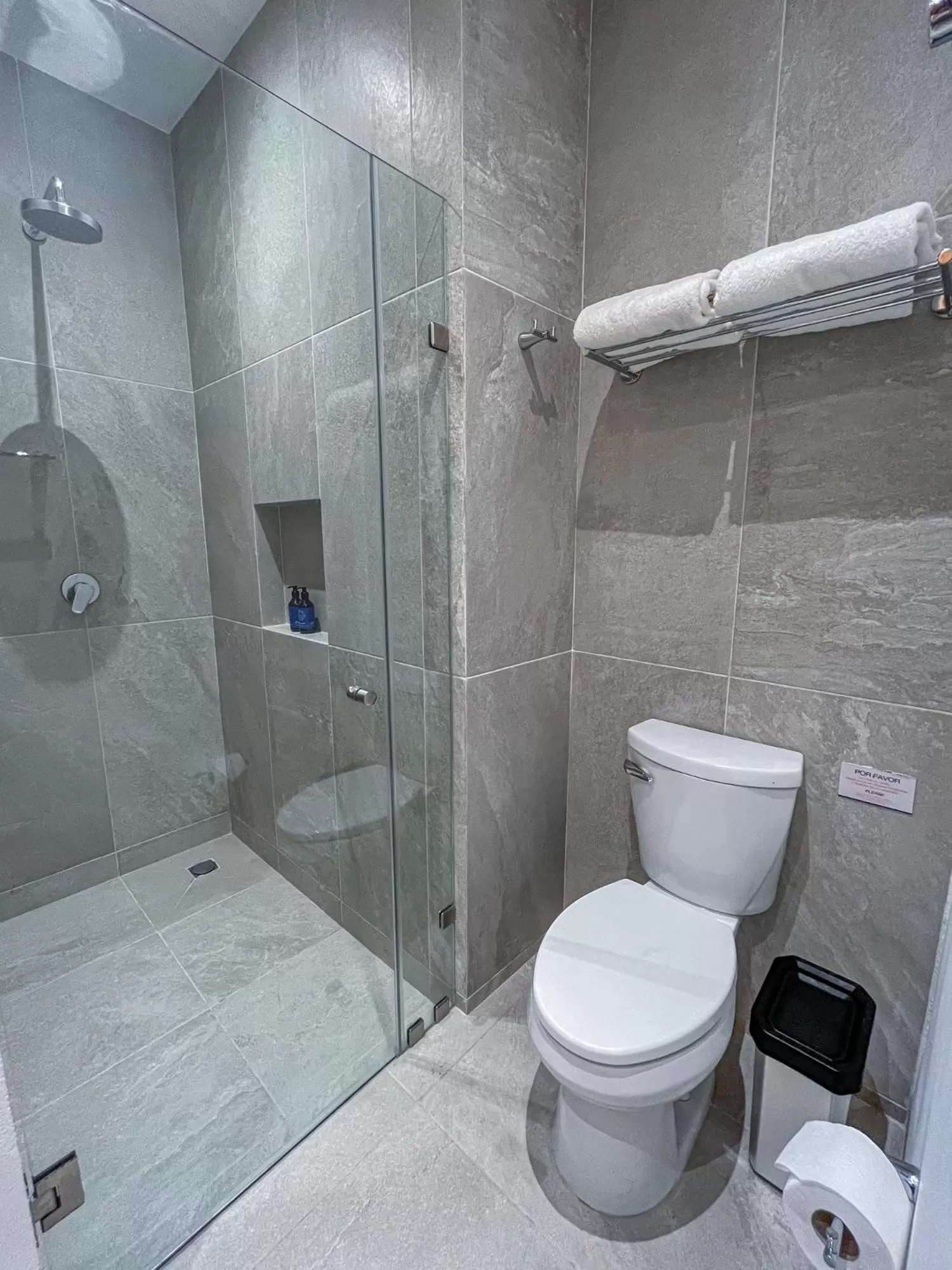 Bathroom in Hotel Puerto Libre