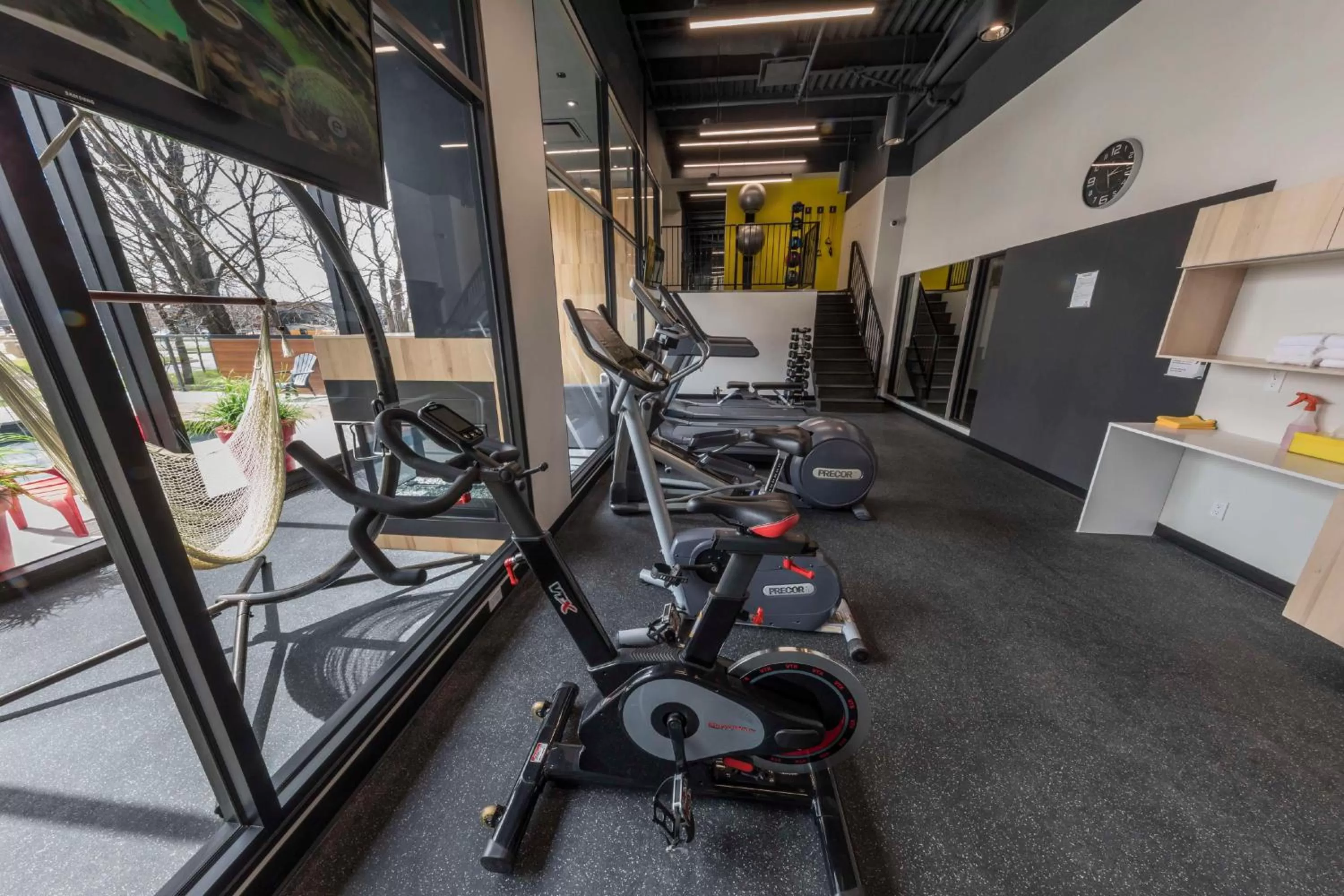 Fitness centre/facilities in Hôtel & Suites Normandin Lévis