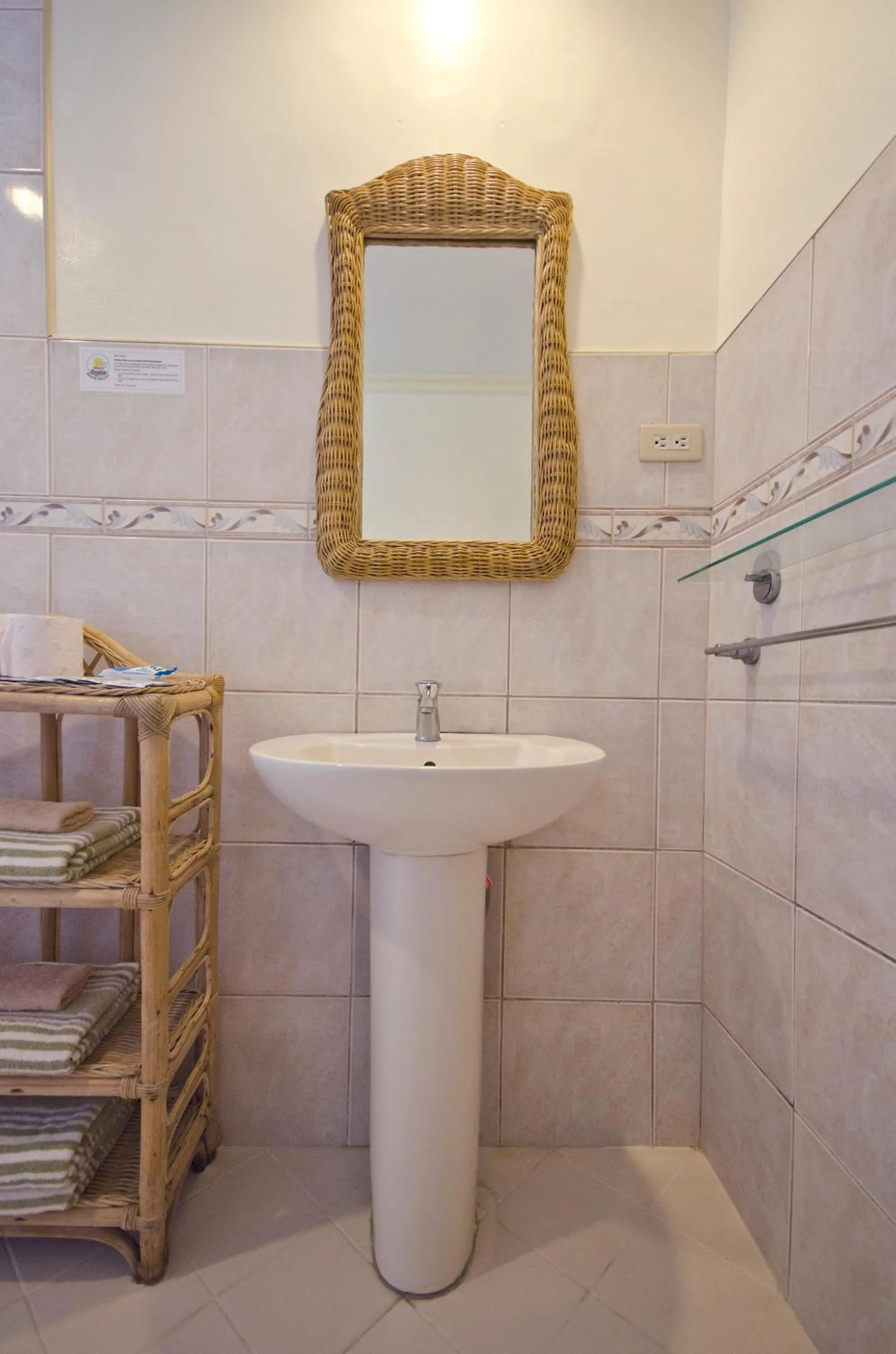 Bathroom in Mike's Dauin Dive Resort