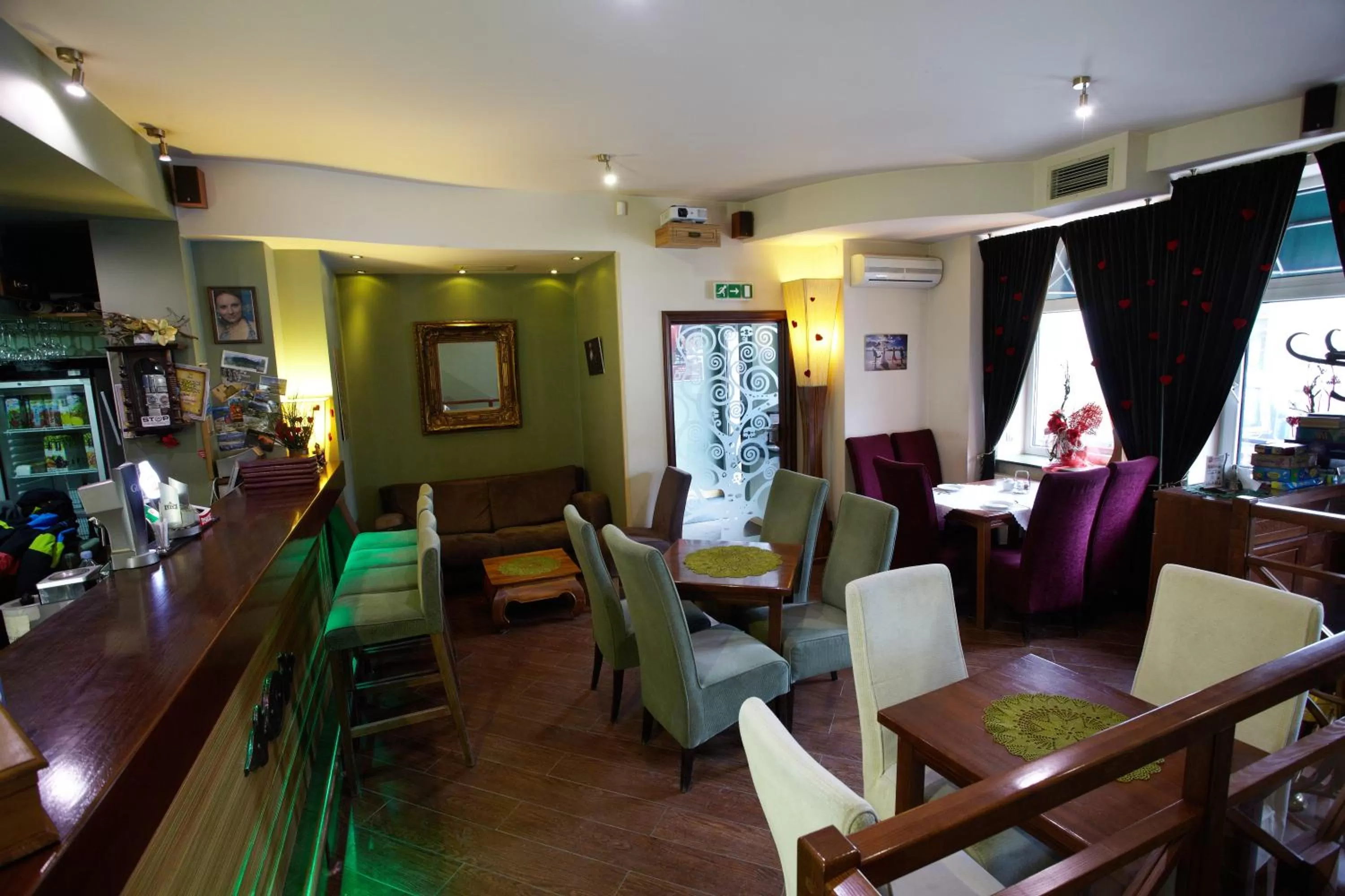 Restaurant/Places to Eat in Szuflada