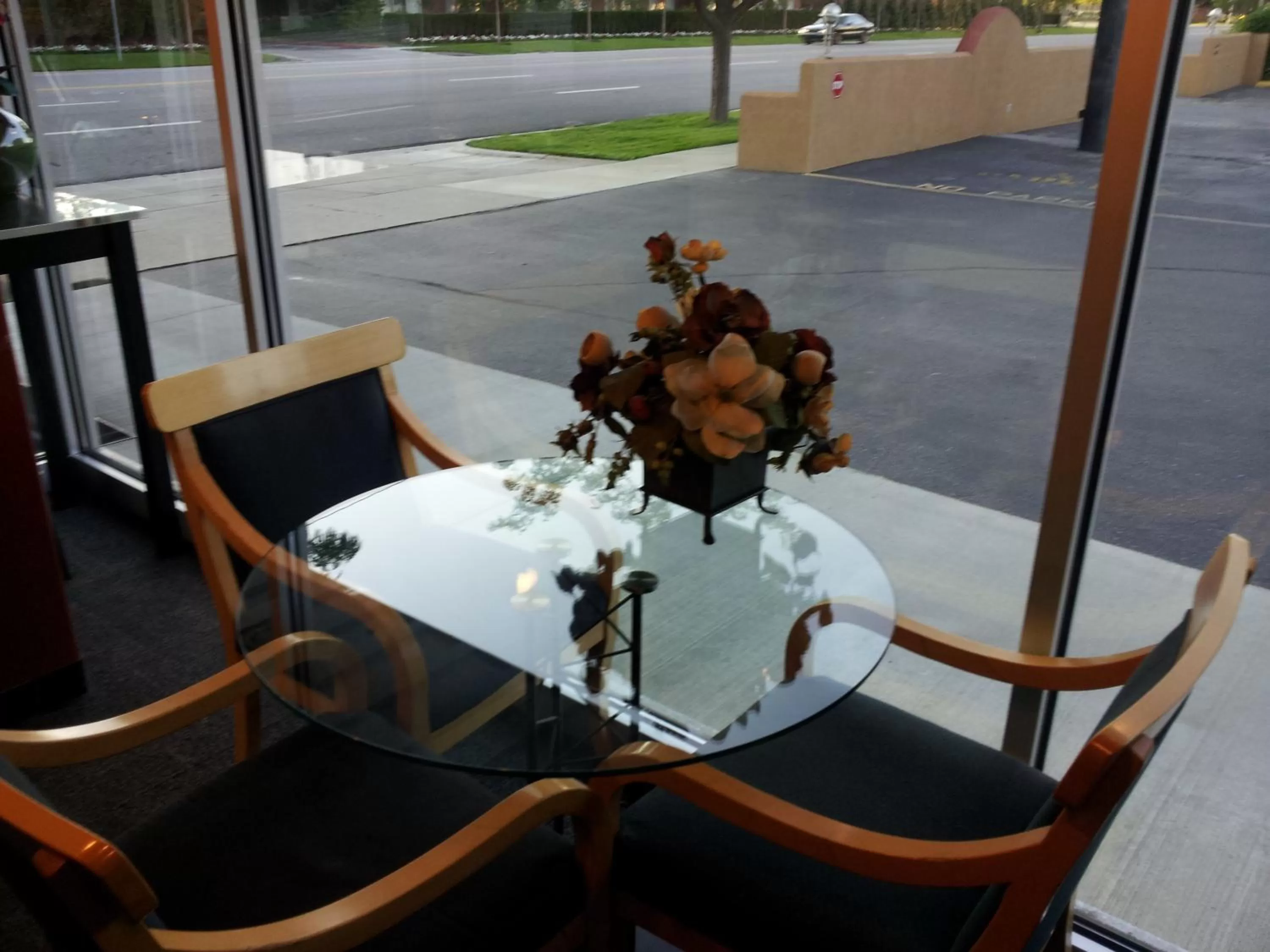 Restaurant/places to eat in Metropolitan Inn Downtown Salt Lake City