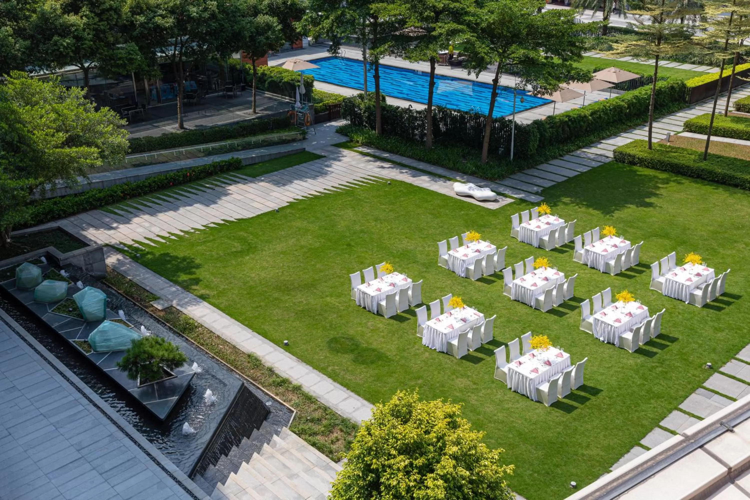 Meeting/conference room in Crowne Plaza Guangzhou Huadu by IHG - Free Shuttle bus between hotel to Exhibition Center During Canton Fair