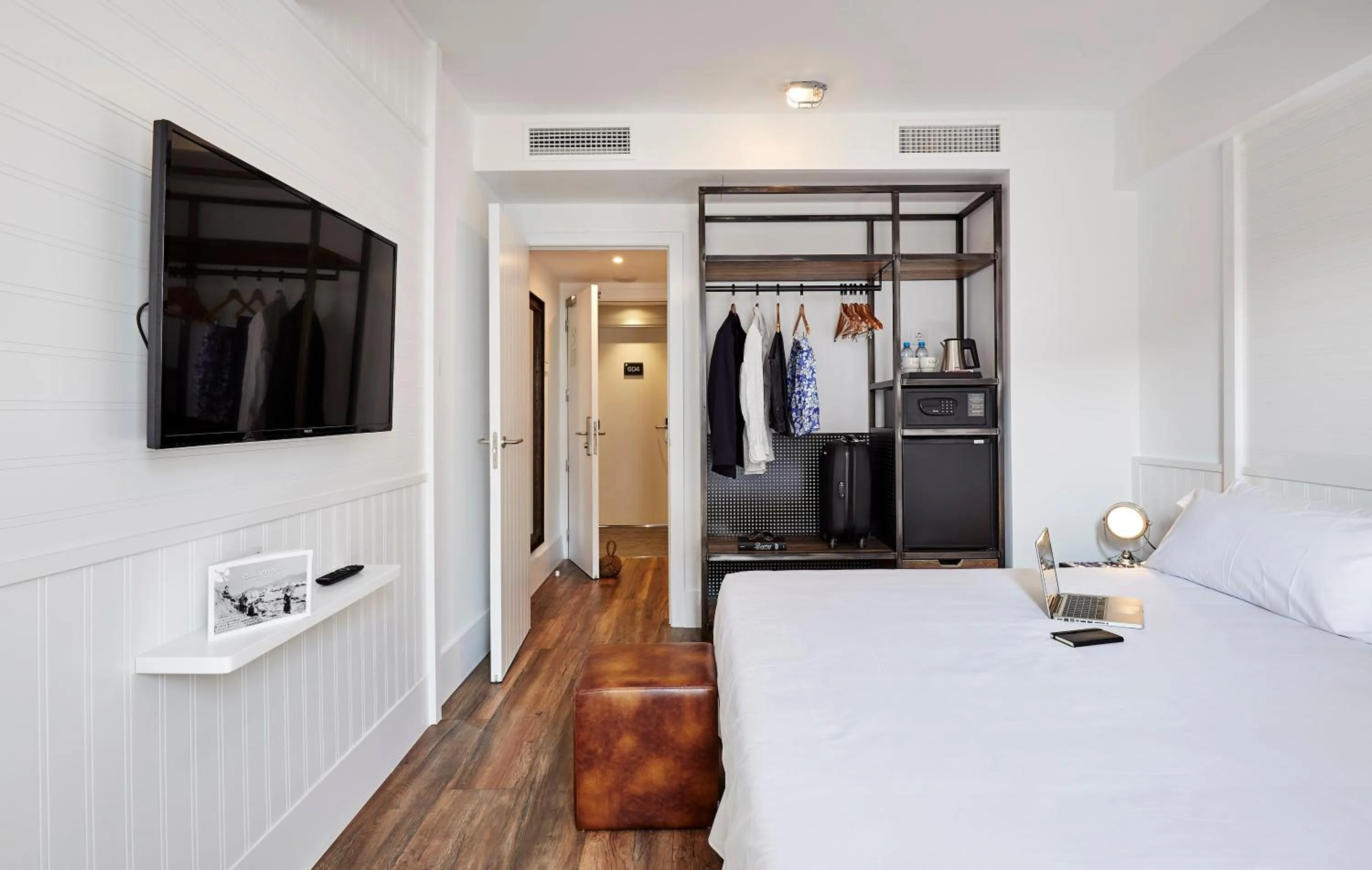 Photo of the whole room, Bed in Delamar 4*Sup-Adults only (18+)