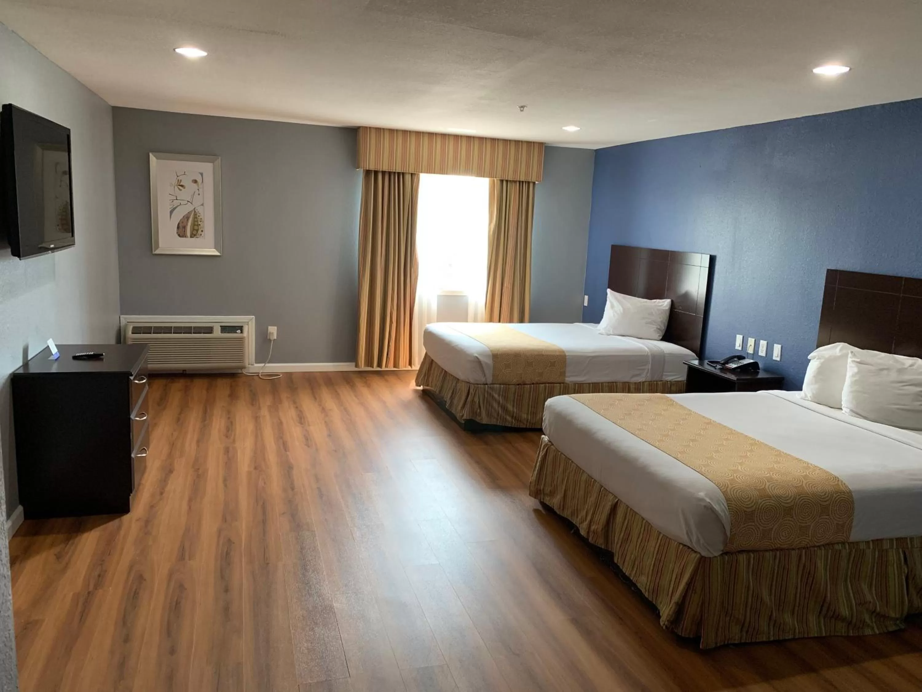 Bed in Rodeway Inn & Suites Port Arthur - Groves