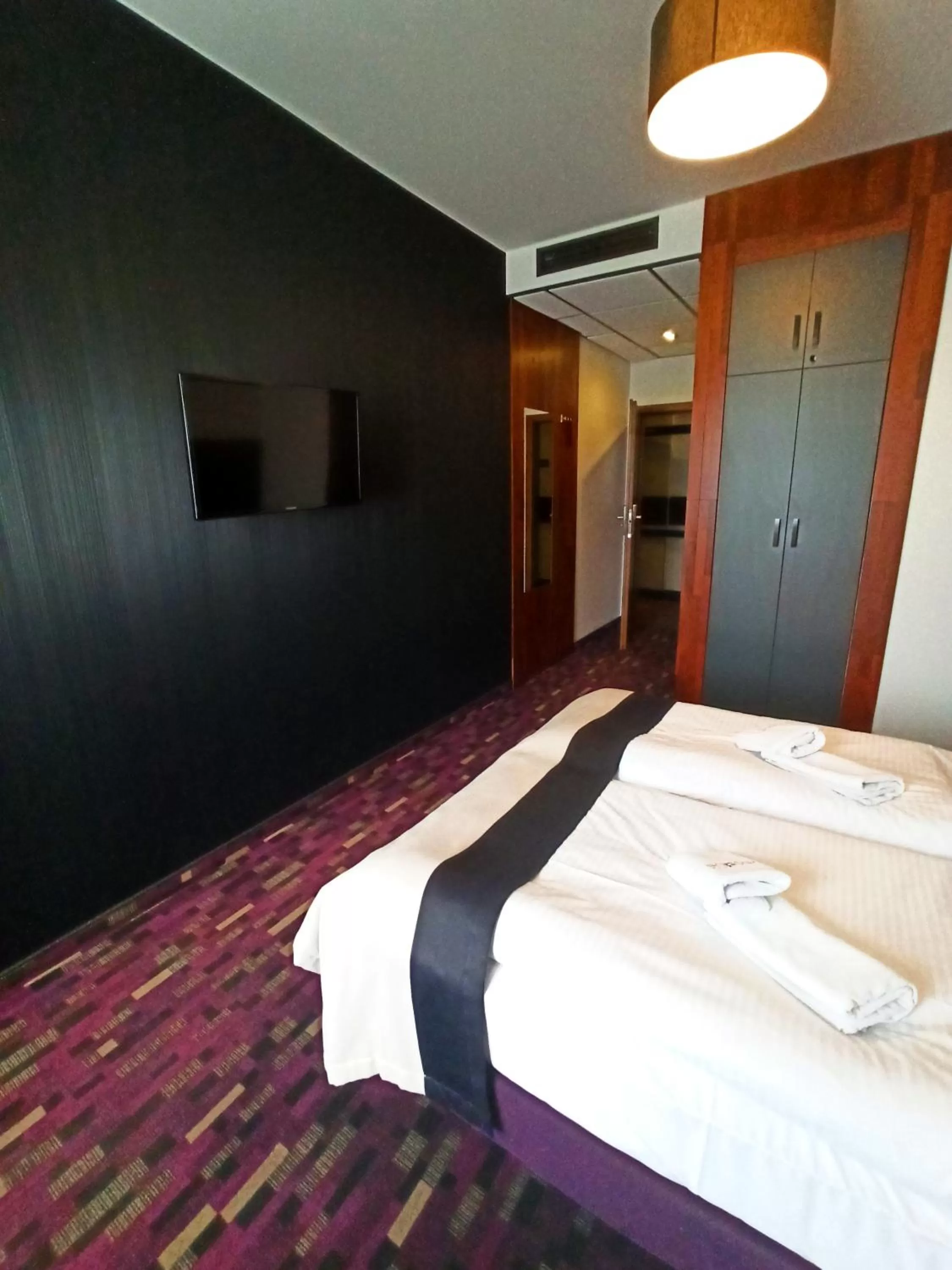 Bedroom, Bed in Hotel Modus