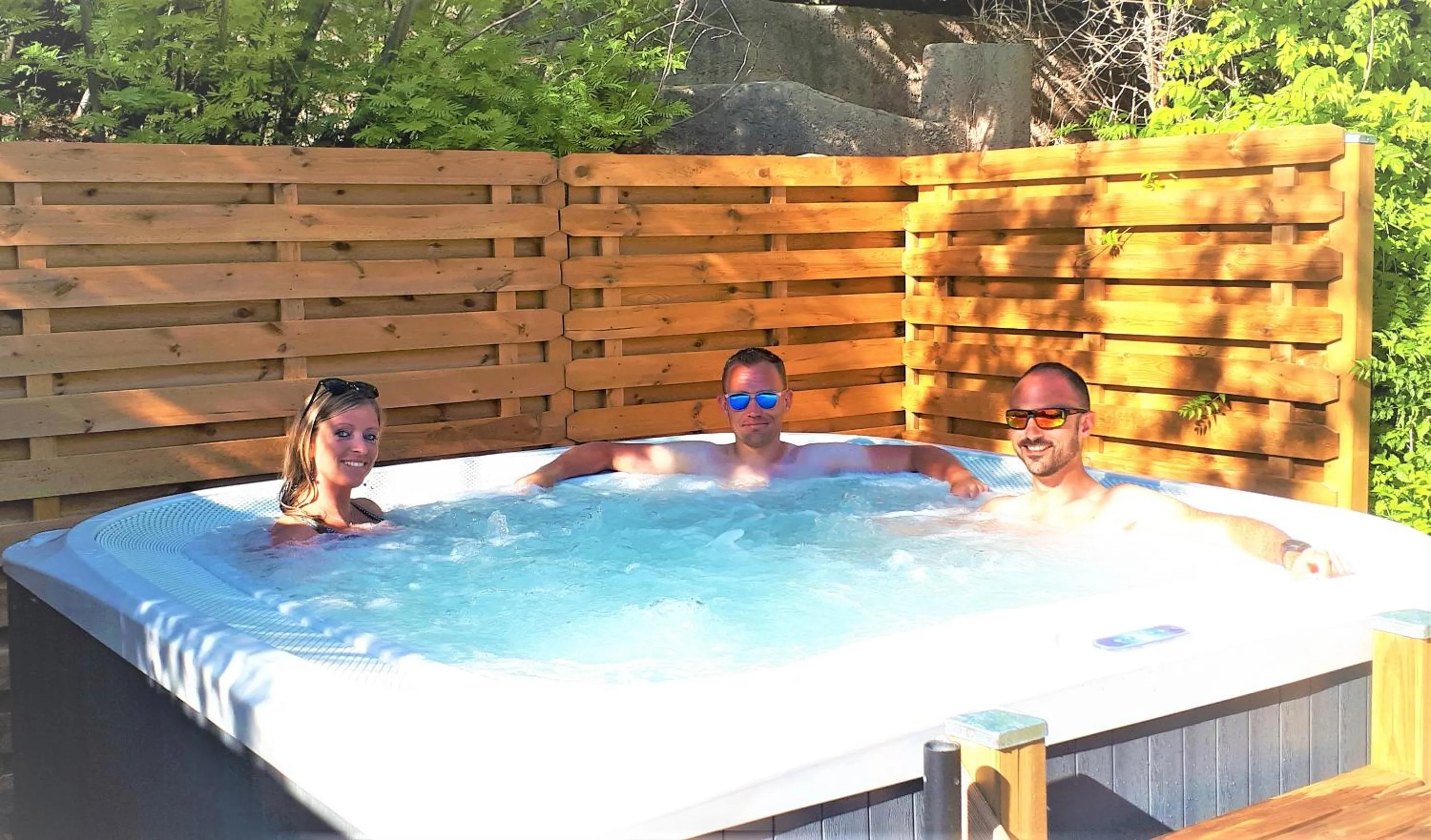 Hot Tub in Les Jardins de Bormes, hôtel adult only avec sauna & jacuzzi