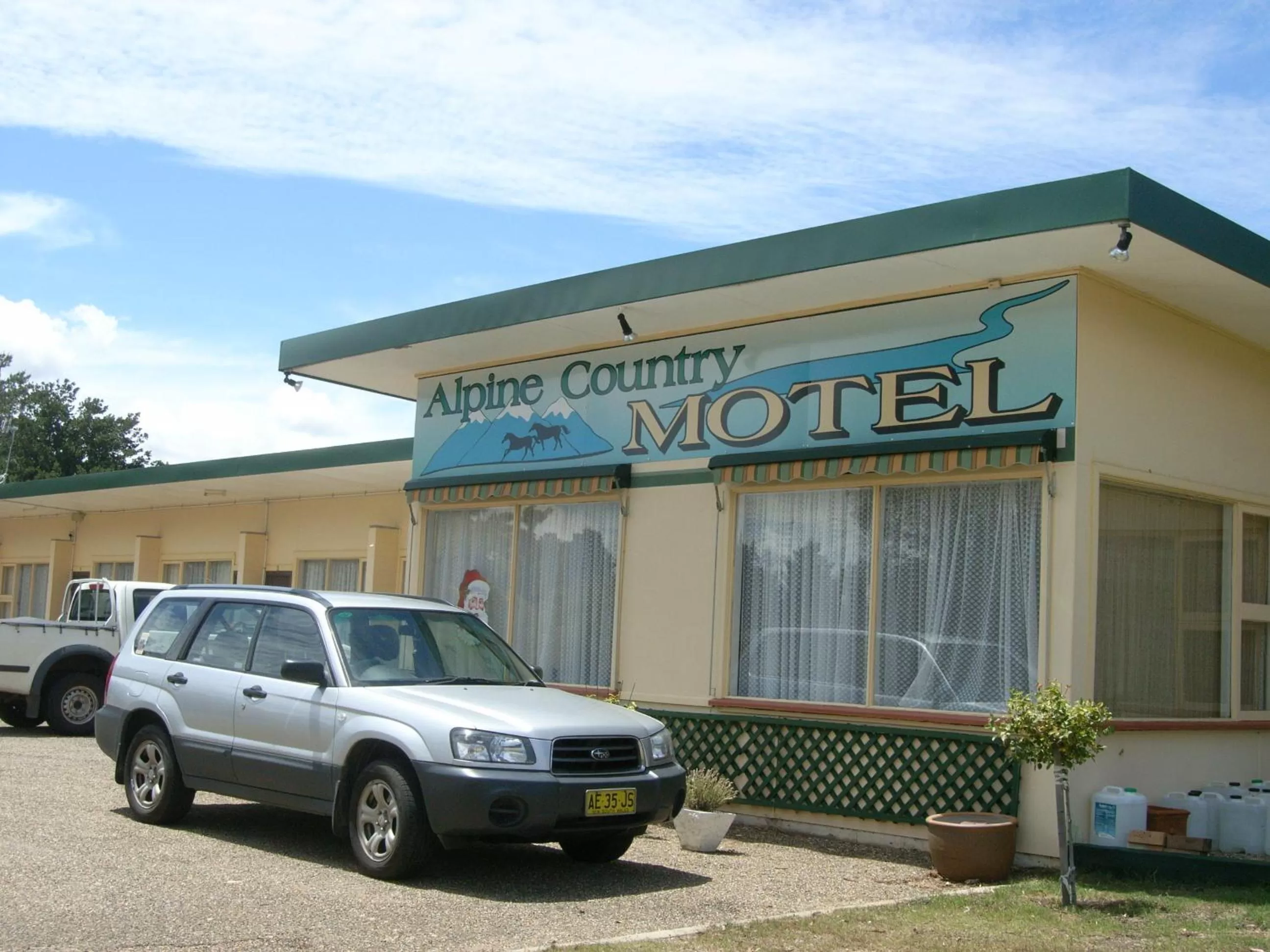 ALPINE COUNTRY MOTEL plus FREE COFFEE