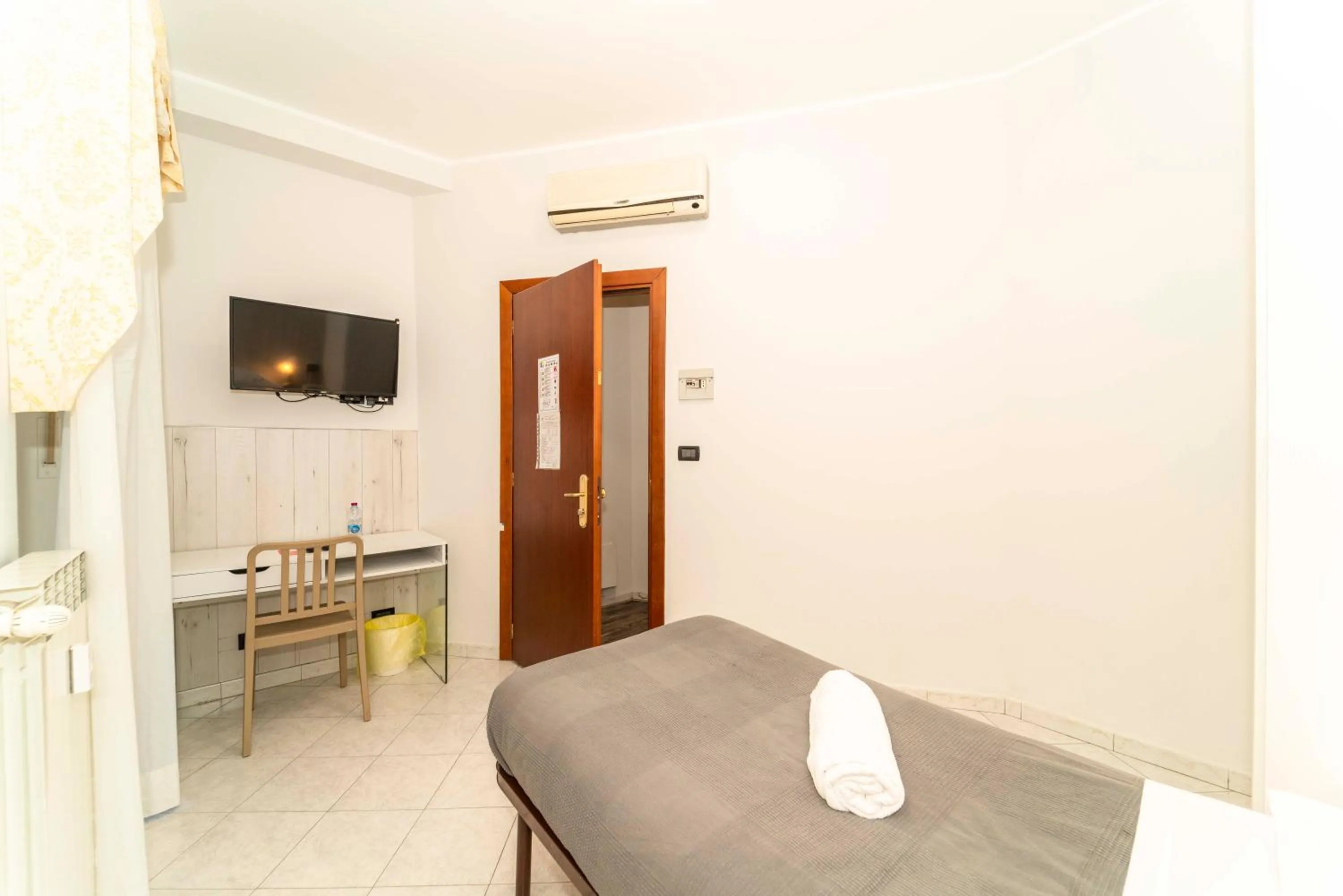 Bed in Hotel Cristallo Torino