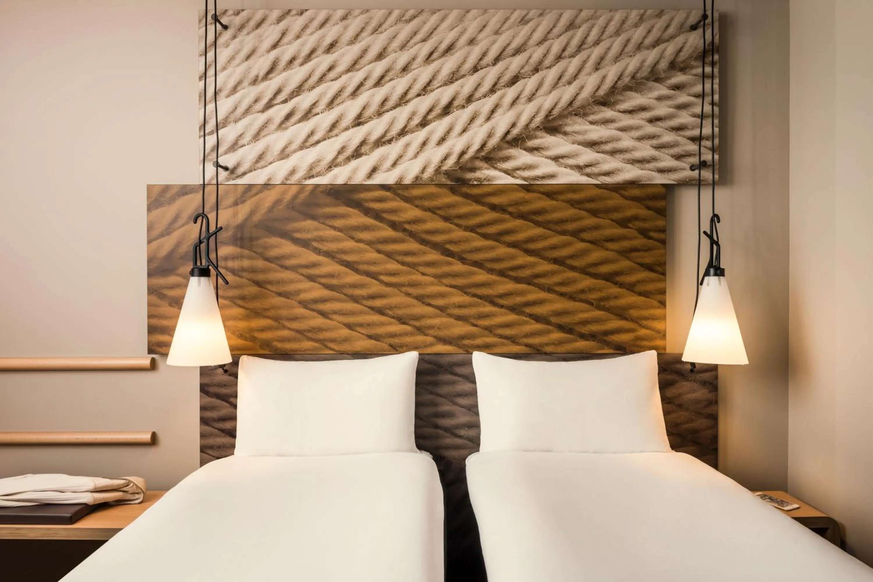 Bed in ibis Paris Place d’Italie 13ème