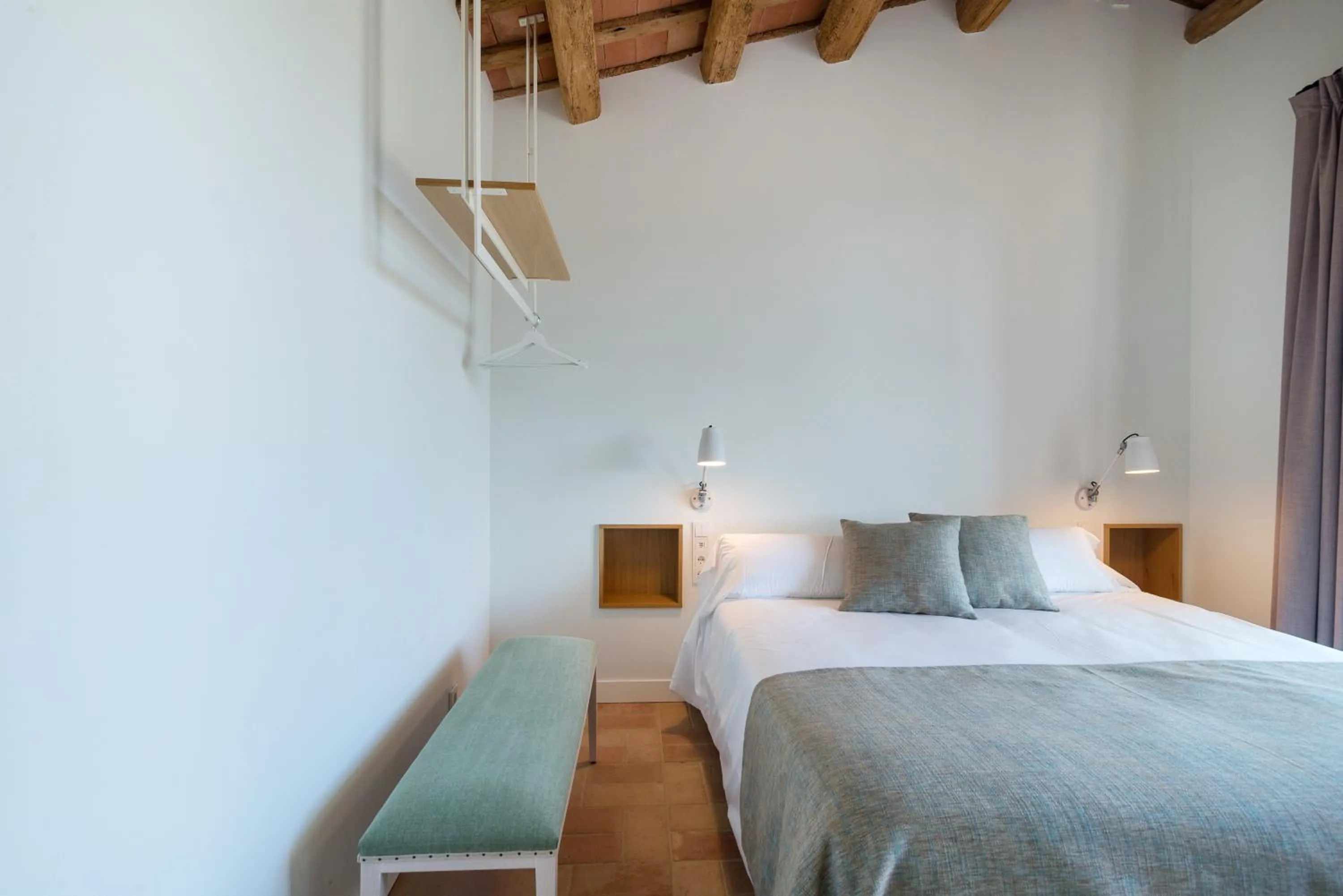 Photo of the whole room, Bed in Can Liret