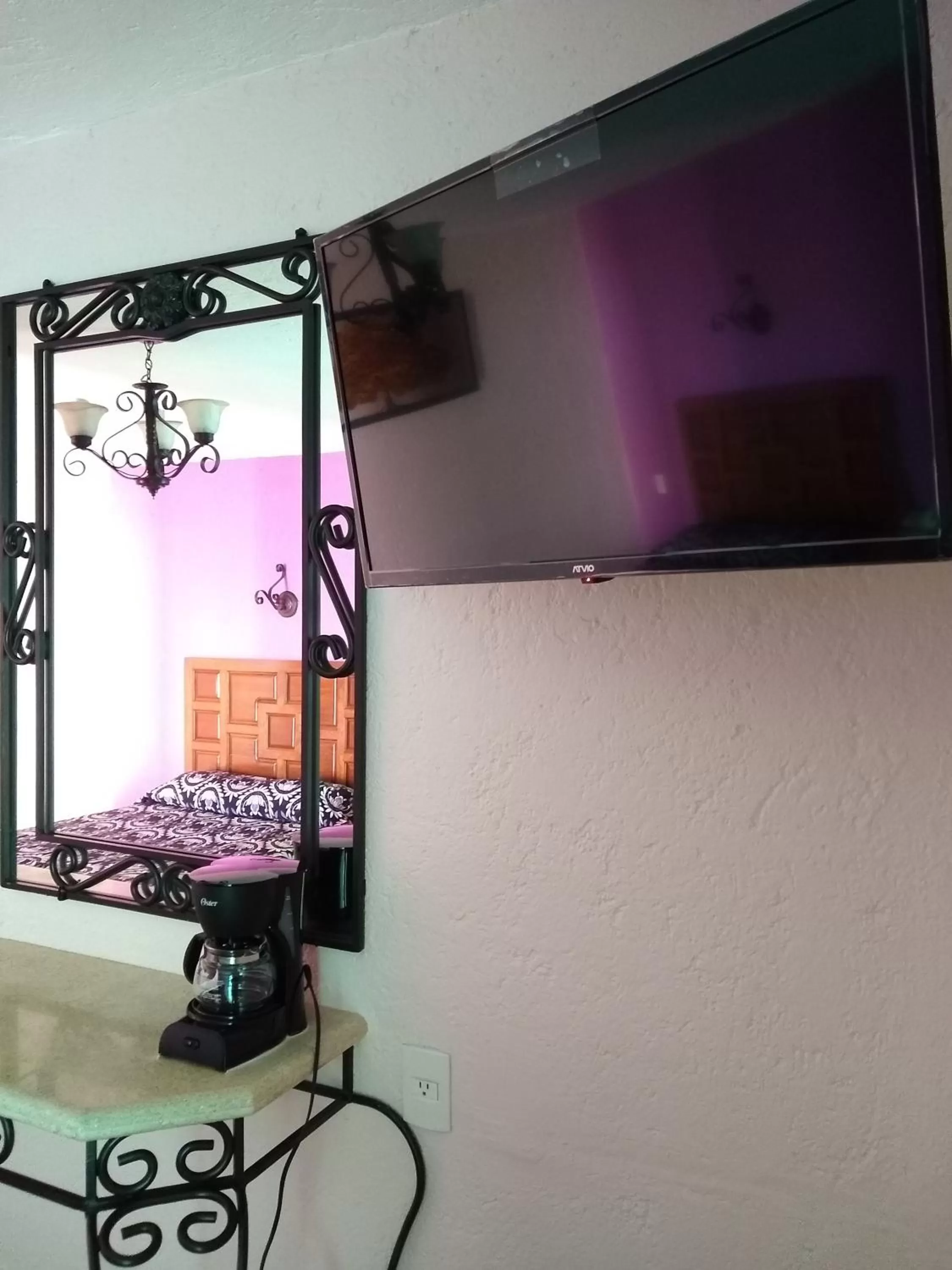 TV and multimedia in Hotel Santa Barbara