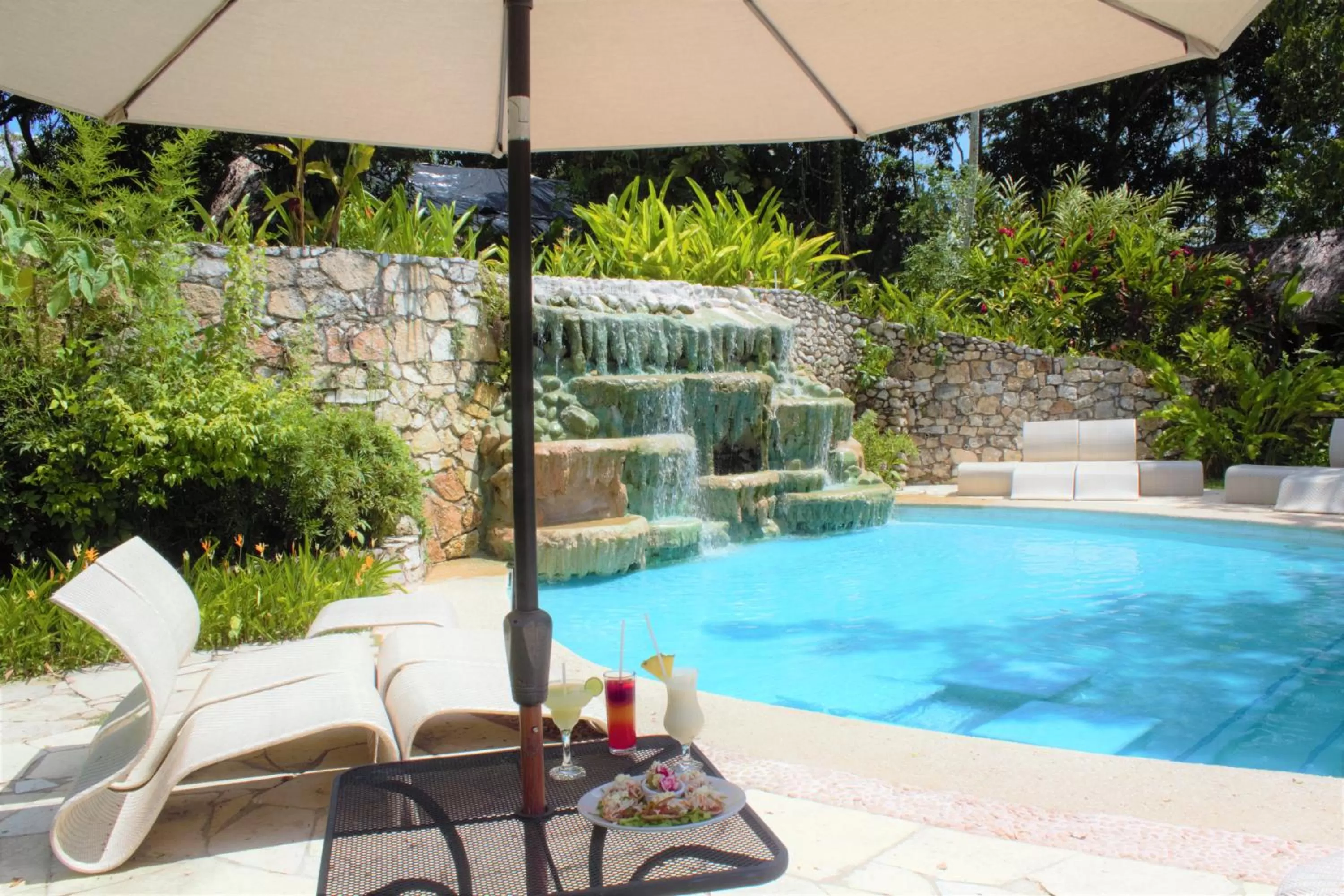 Swimming pool in Hotel La Aldea del Halach Huinic