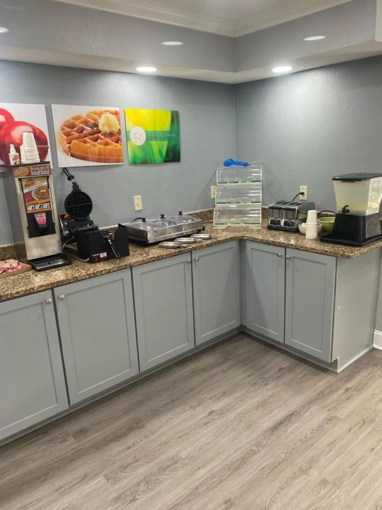 Restaurant/places to eat in Quality Inn Colchester - Burlington