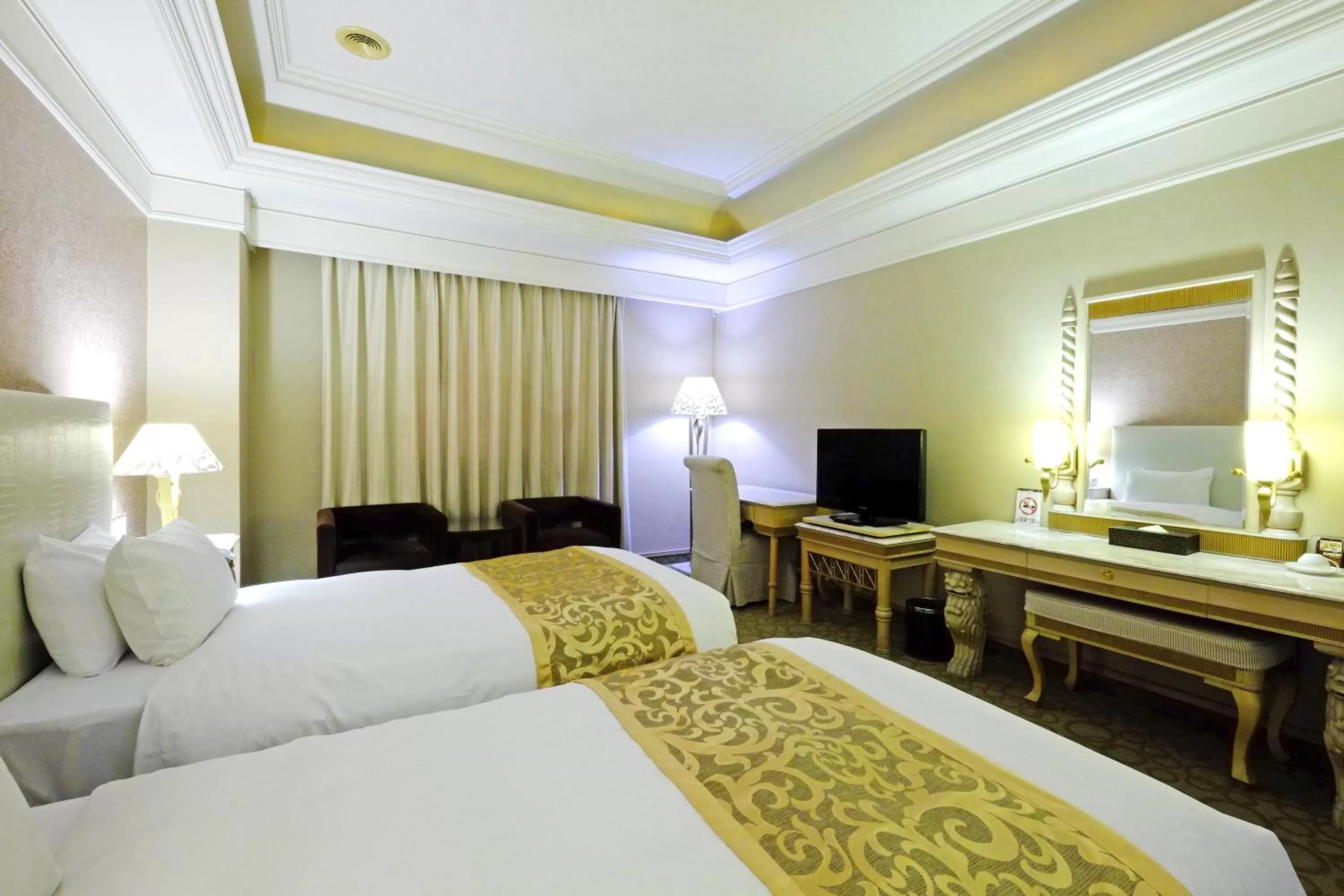 Photo of the whole room, Bed in F Hotel - Taichung