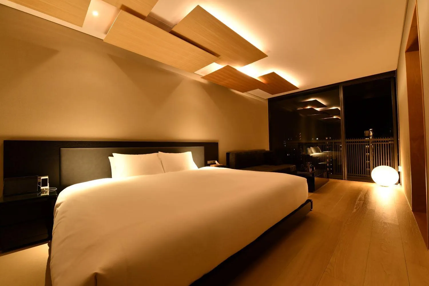 Photo of the whole room, Bed in MOGANA