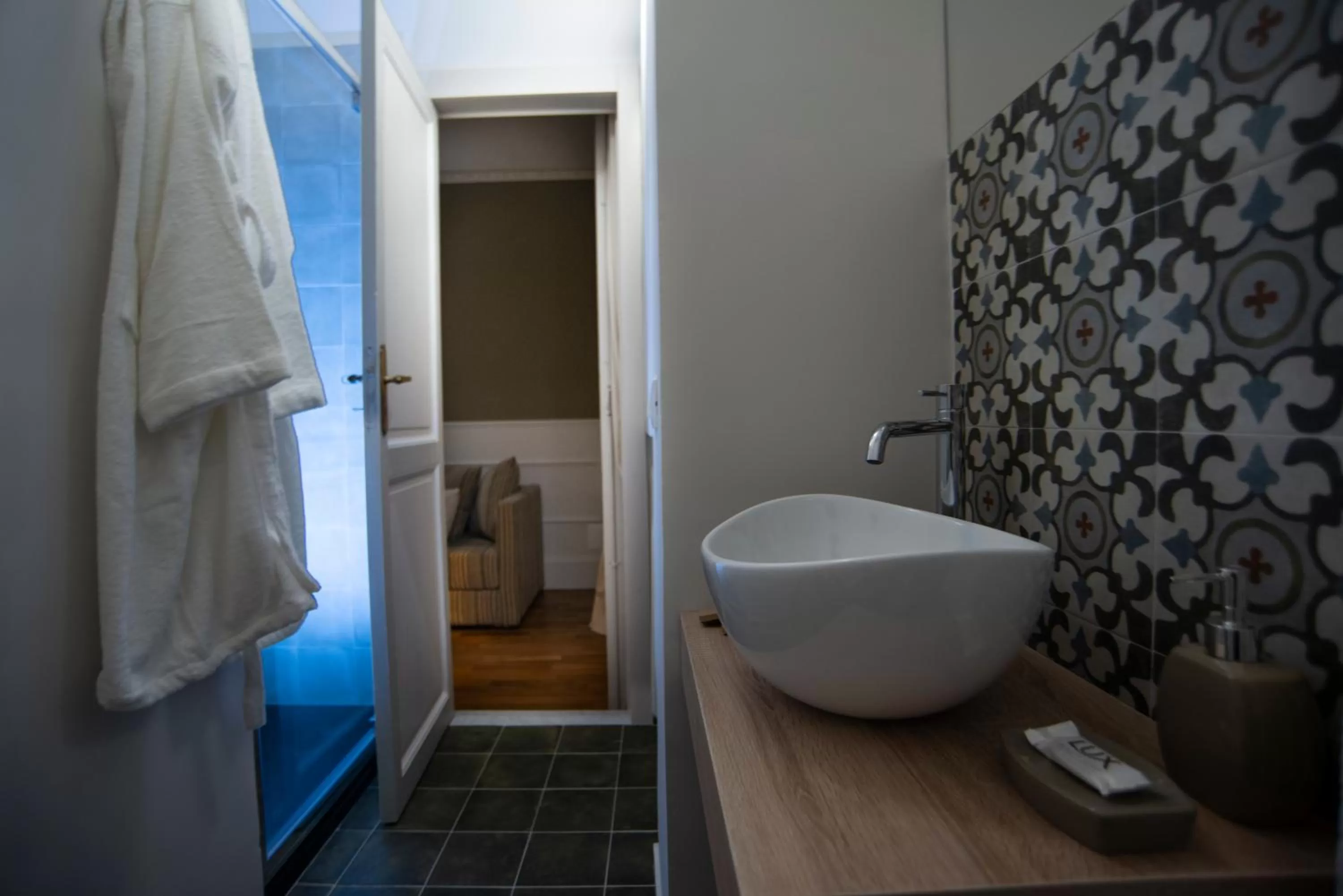 Shower, Bathroom in I Sogni della Memoria