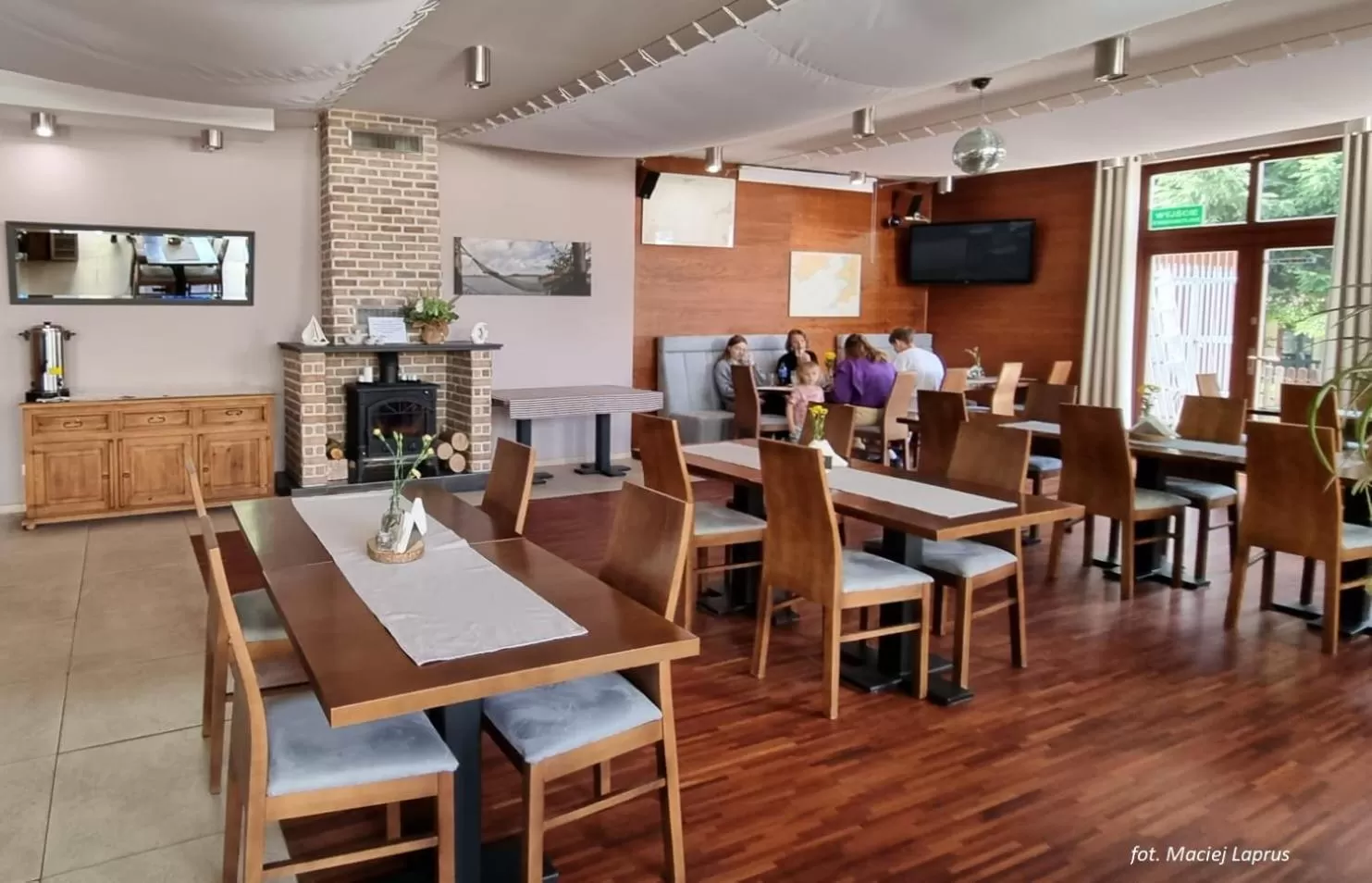 Restaurant/places to eat in Vertigo Narie