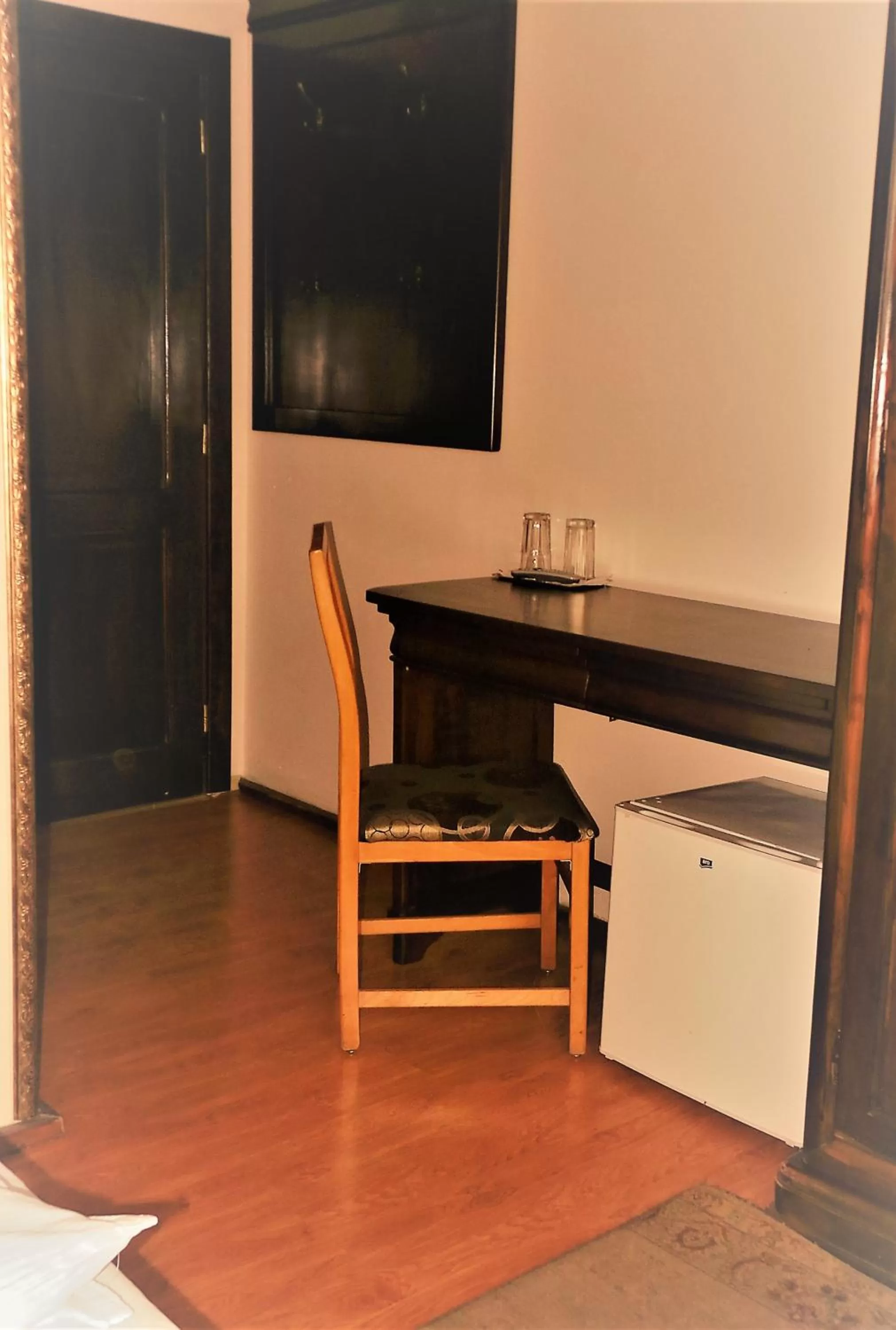 Seating area, TV/Entertainment Center in Hotel Sonne