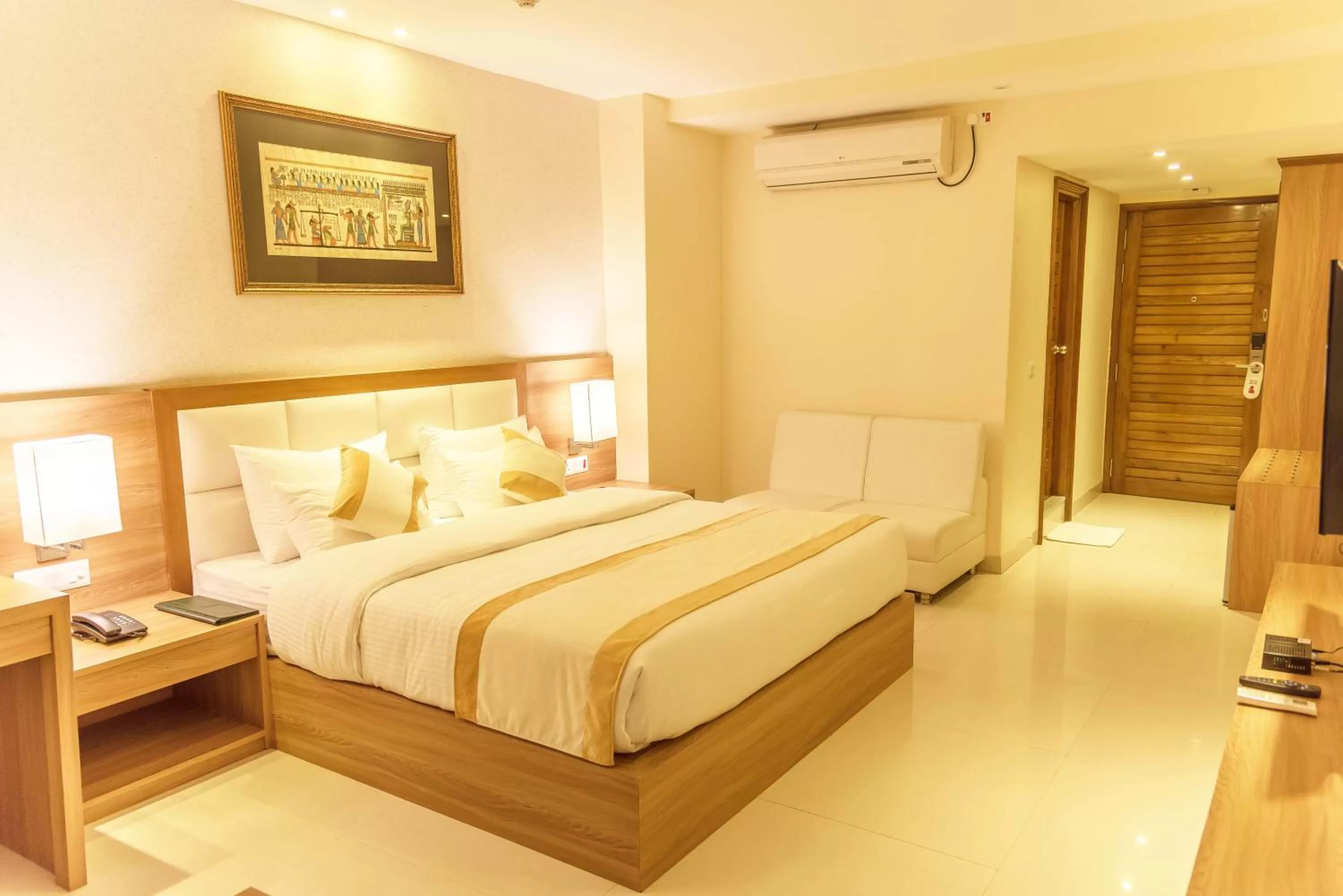 Bed in Sangai Continental (The Boutique Hotel)