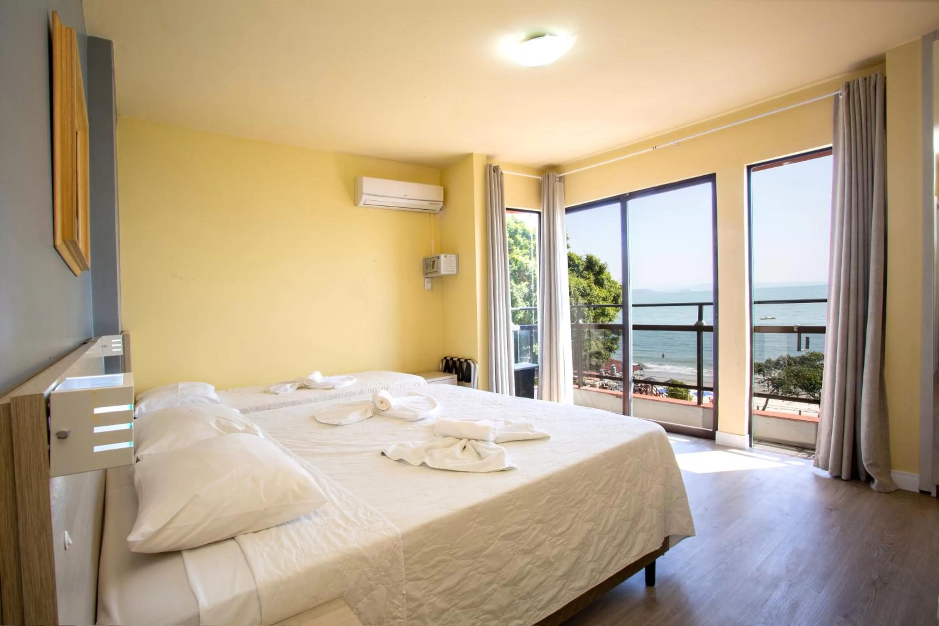 Bed in Hotel Vila Mar