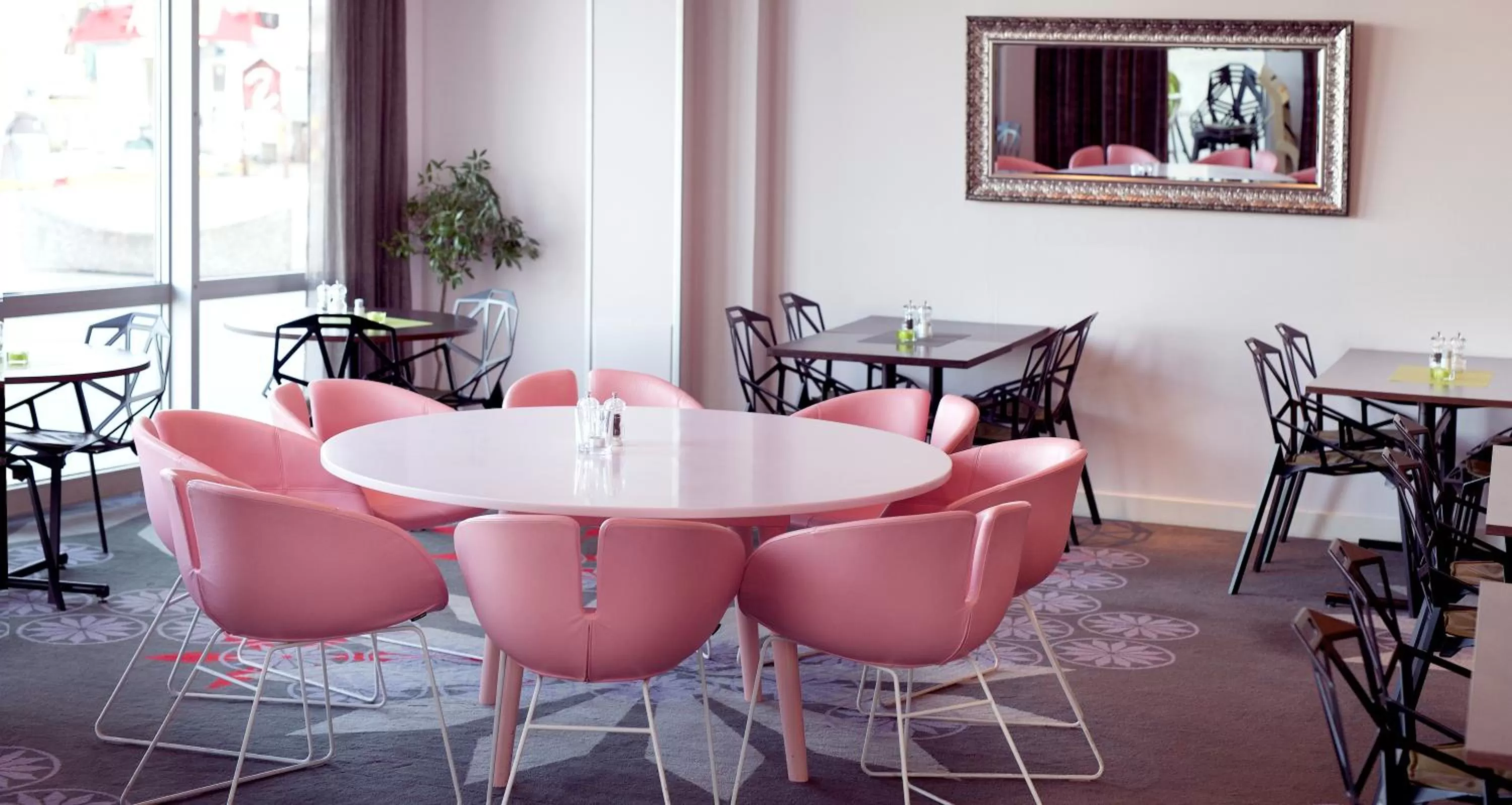 Restaurant/places to eat in Home Hotel Aurora