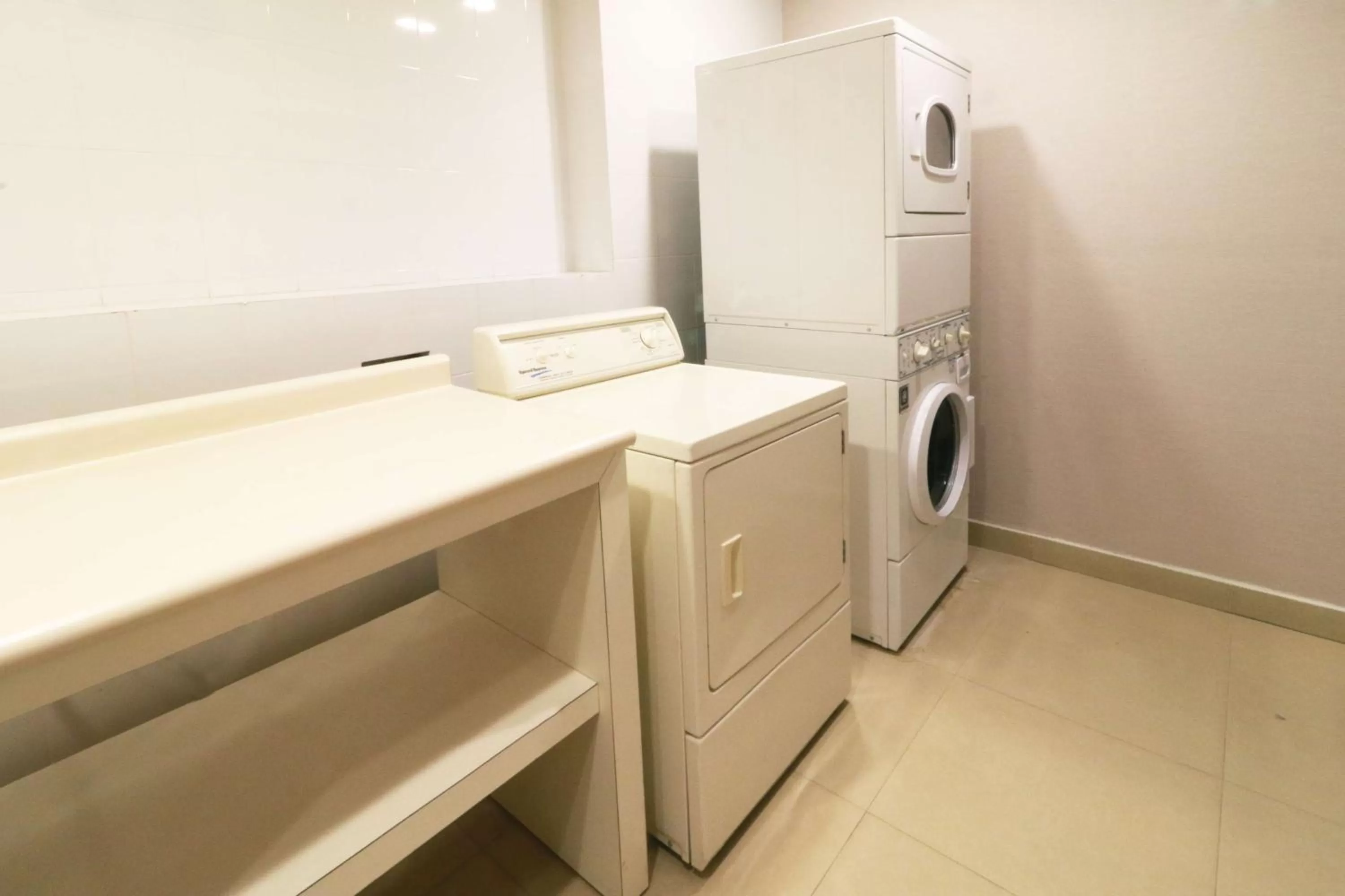 Property building in Hampton by Hilton Chihuahua