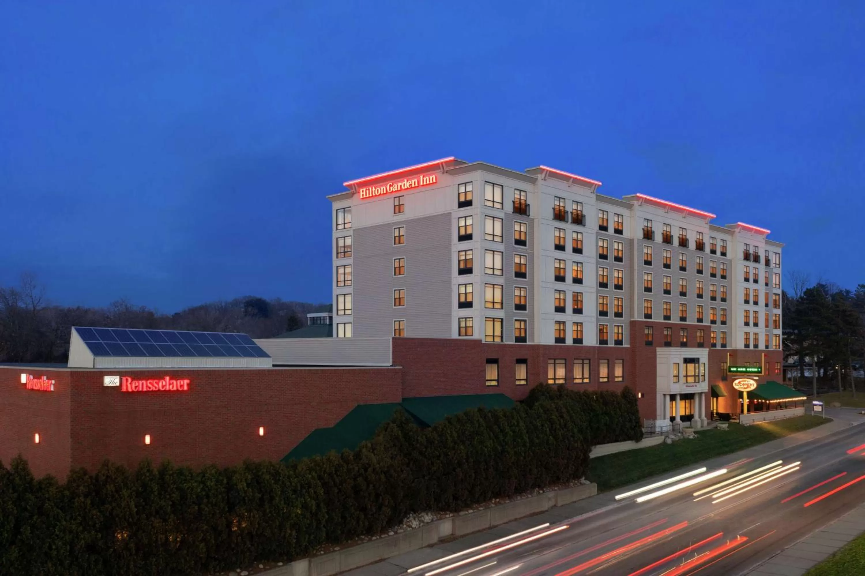 Property building in Hilton Garden Inn Troy