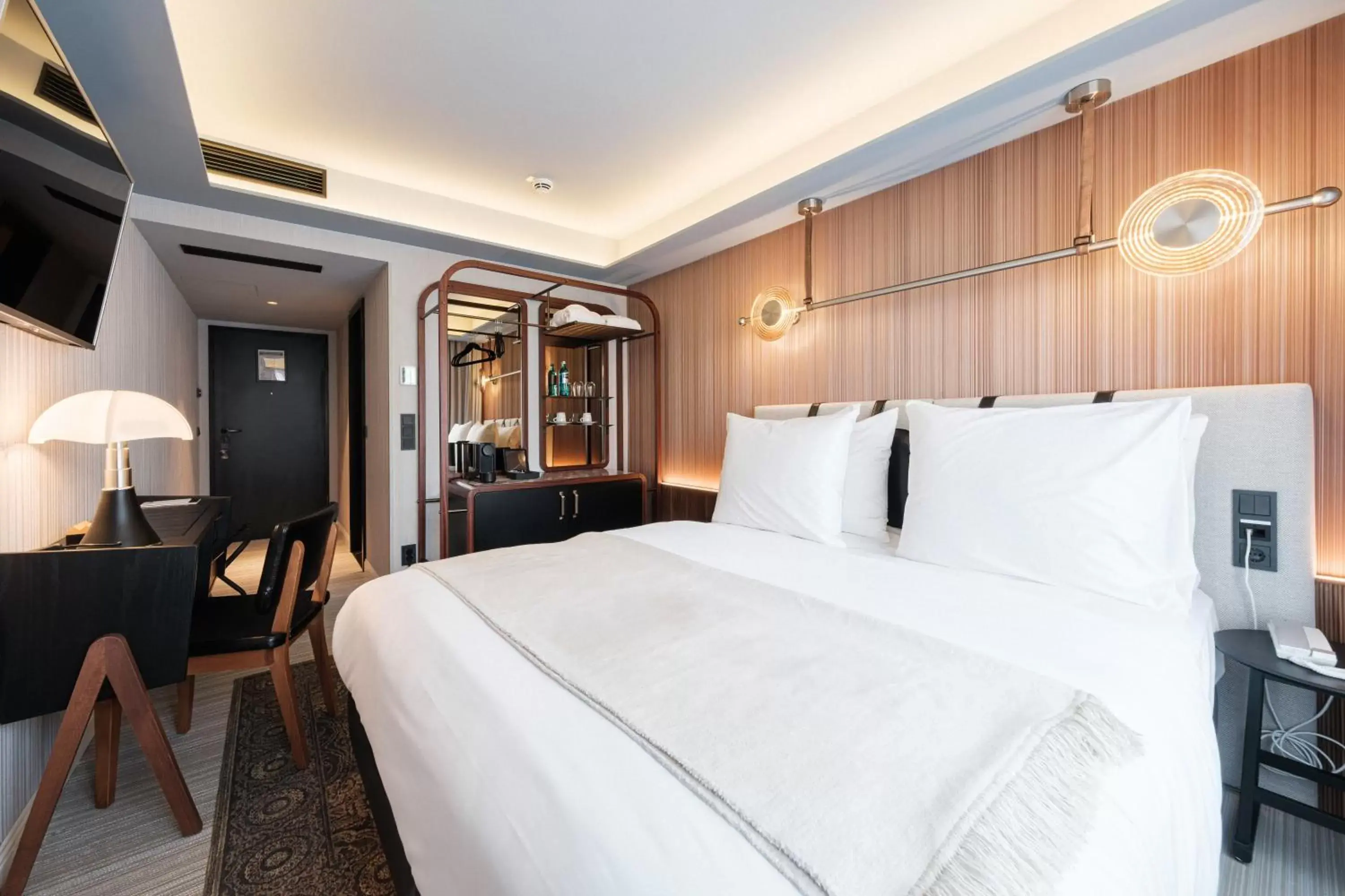 MUZE Hotel Dusseldorf - Handwritten Collection MUZE Hotel Dusseldorf - Handwritten Collection