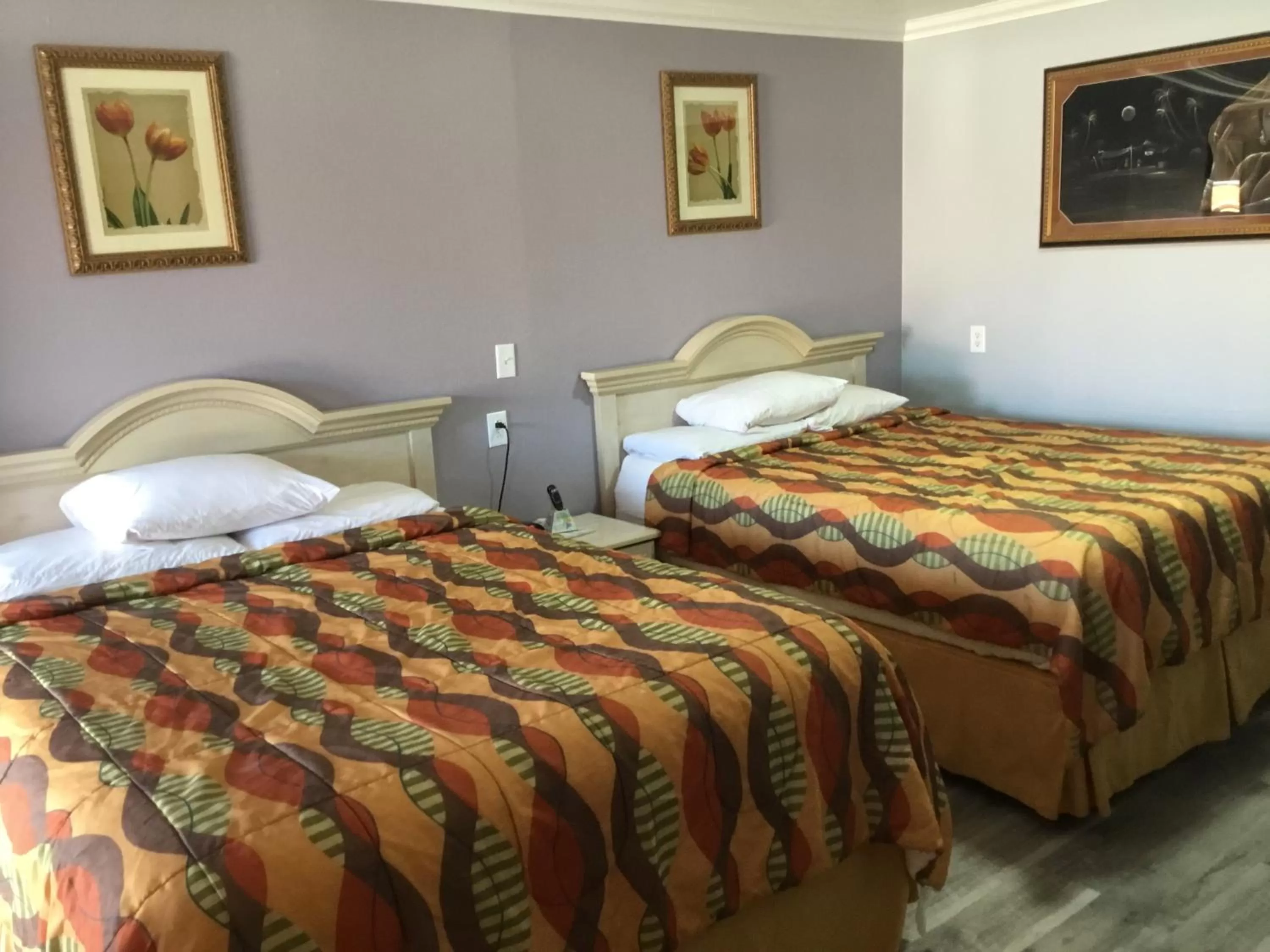 Bedroom, Bed in Budget Inn Plainview