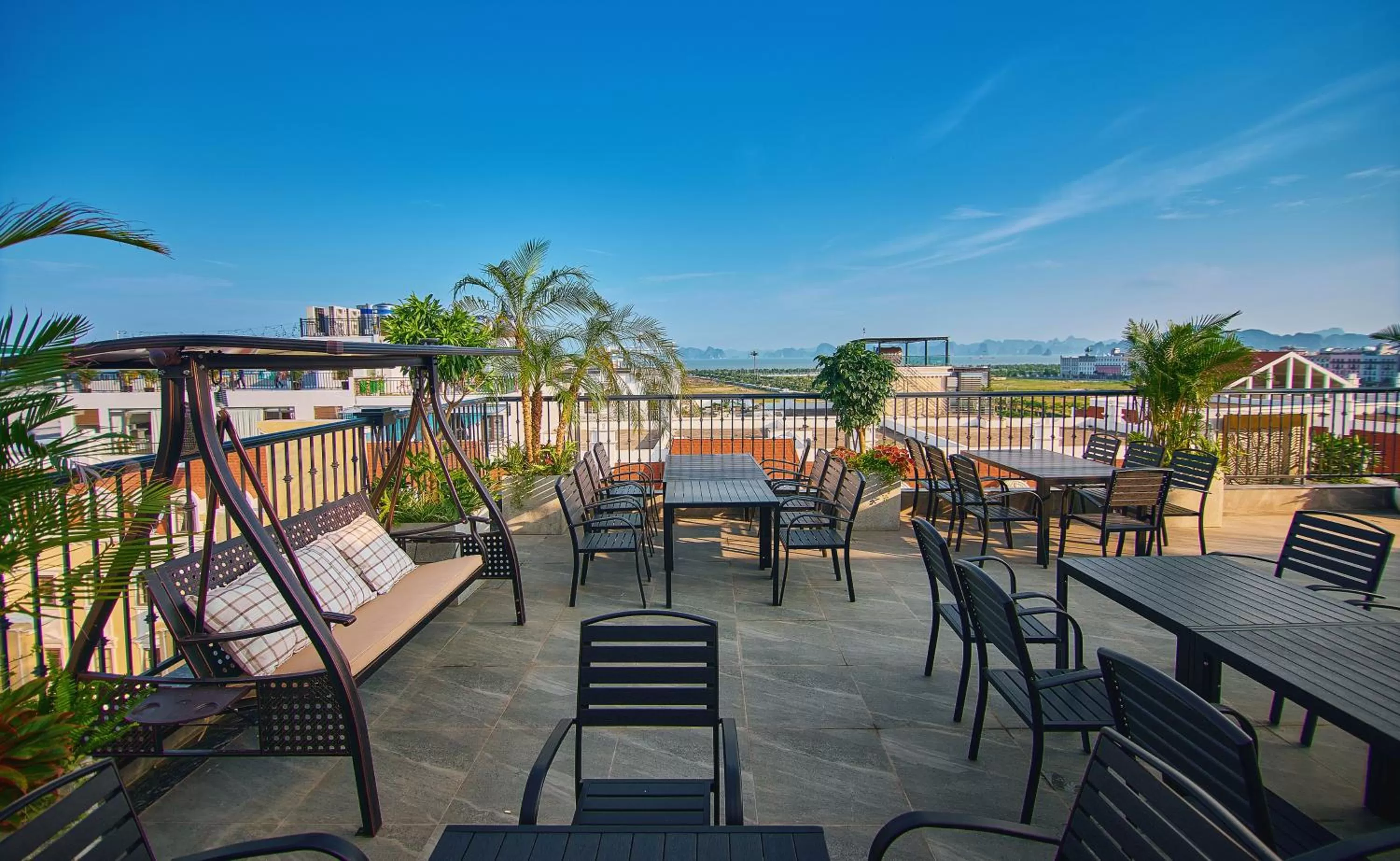 Lounge or bar in The Yen Residences Halong