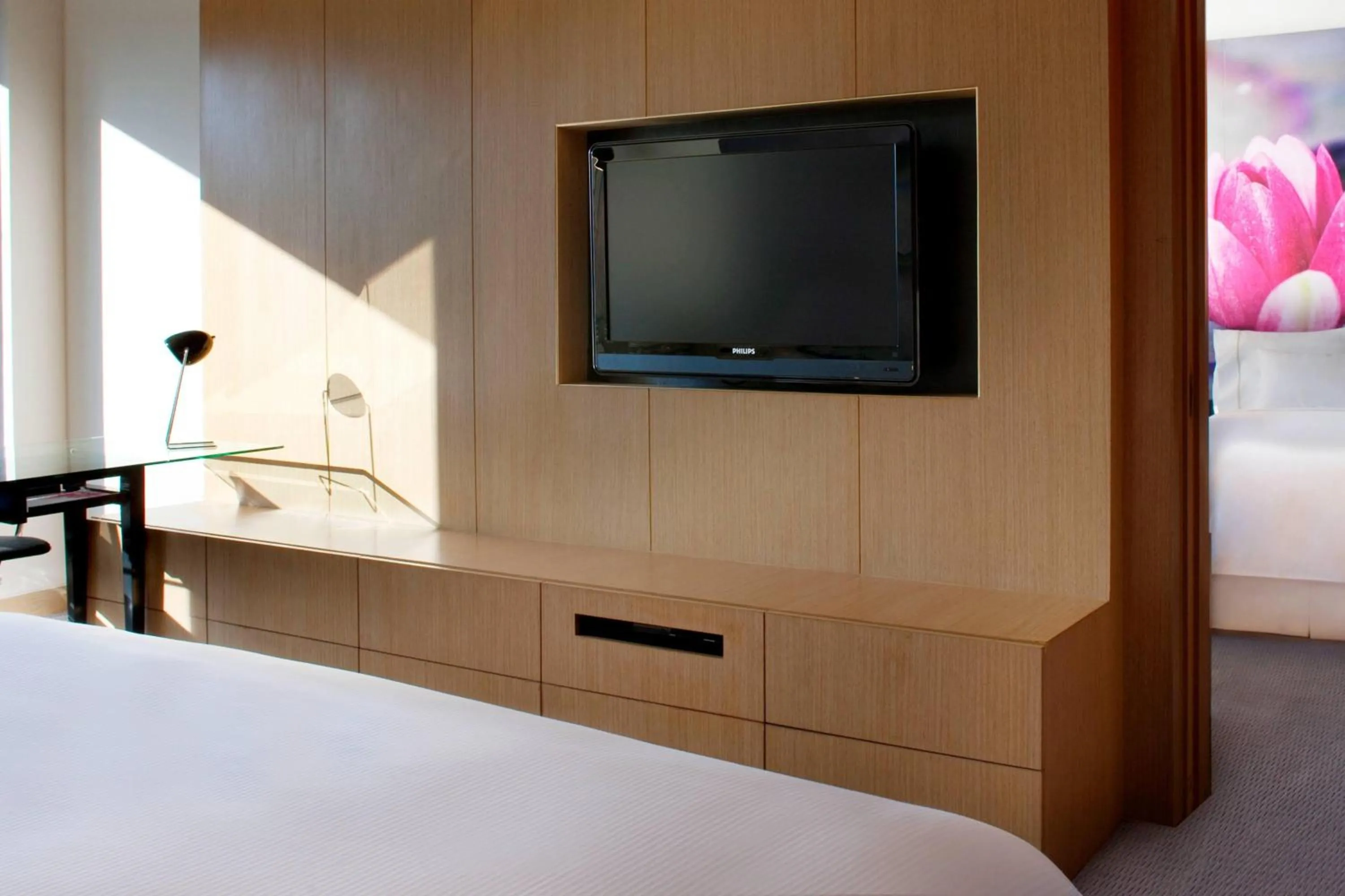Photo of the whole room, Bed in The Westin Hyderabad Mindspace